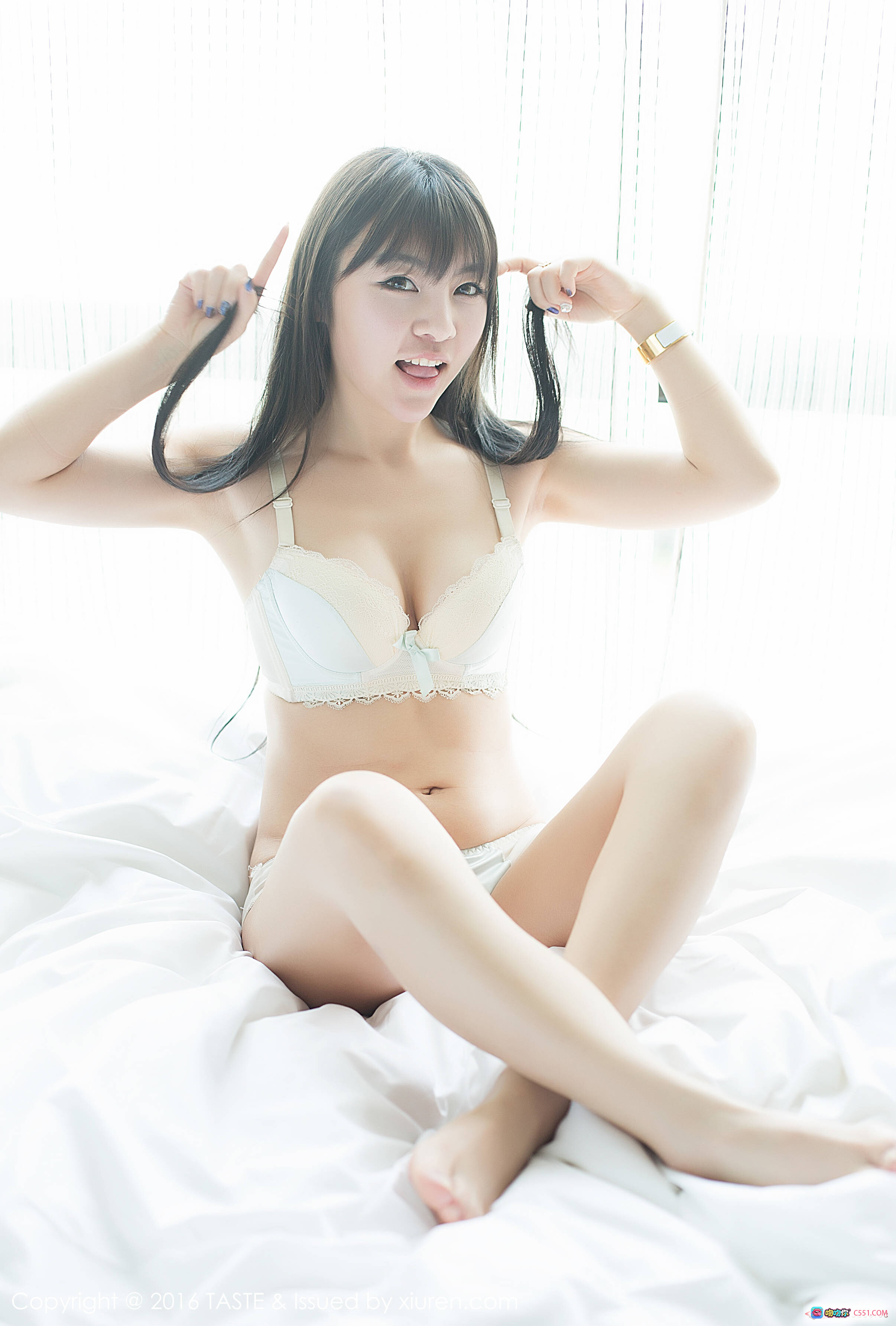 图片[5] - 王玥晨粉色比基尼写真 | 性感泳装美女 | 床上私房照 | 清新自然风格 | 高清美图集 - 就要吻