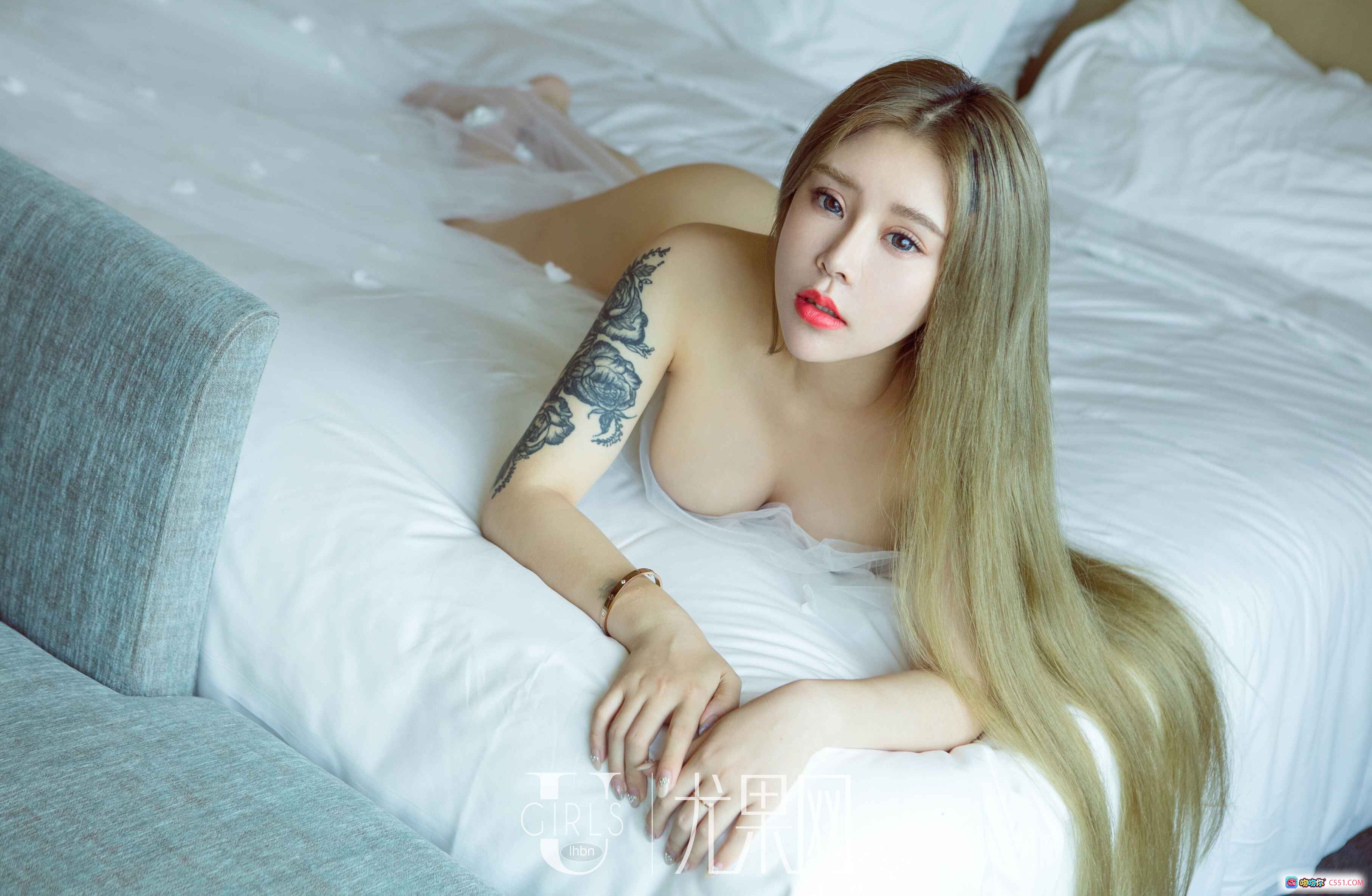 图片[4] - Ugirls尤果网爱丽莎2017.07.05 U286 纹身美女深蓝内衣窗边写真65张高清图集 - 就要吻