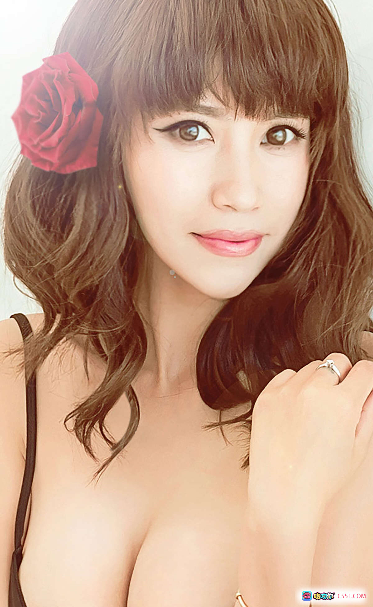 图片[6] - 田依依风情万种写真 | Ugirls尤果网爱尤物专辑No.096 | 黑色吊带裙+大腿纹身性感私房照 - 就要吻