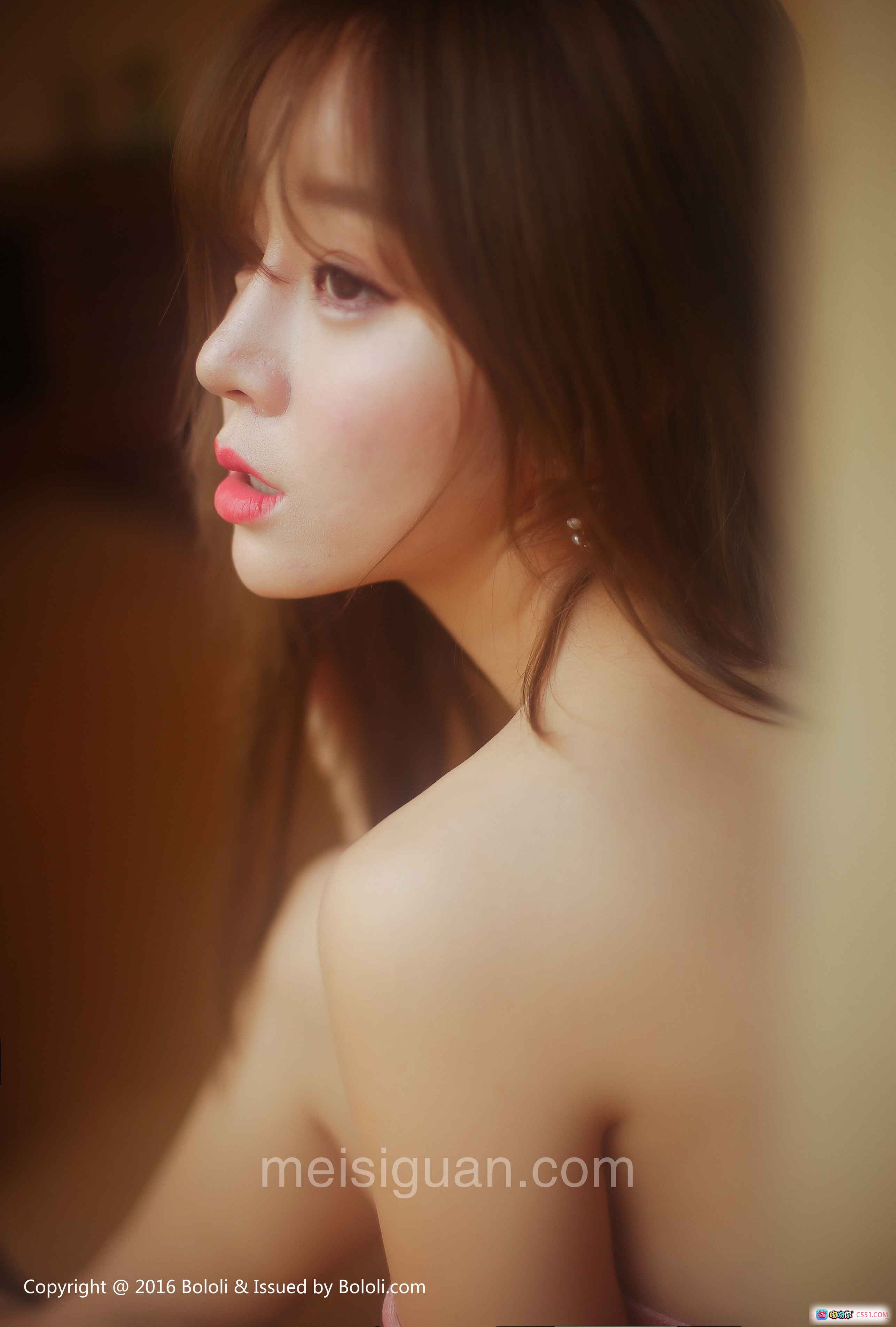 图片[9] - 王雨纯野外写真 | BoLoli波萝社VOL.102 | 蓝白条纹浴巾性感露出 | 自然光花园私房美拍 - 就要吻