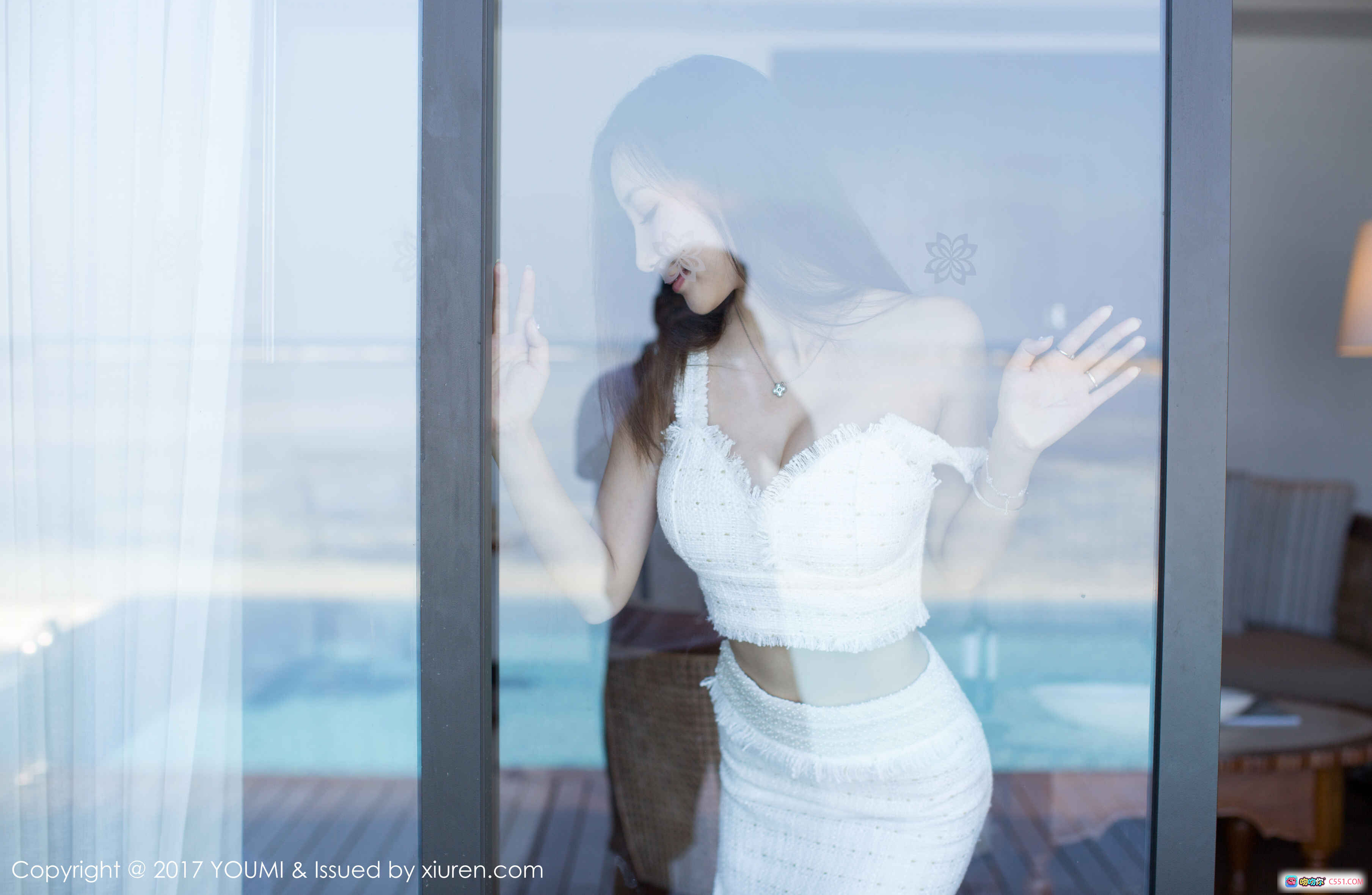 图片[9] - YouMi尤蜜荟2017.12.28 Vol.100 Yumi尤美泳池边镂空针织裙写真 清新自然度假风美女摄影 - 就要吻