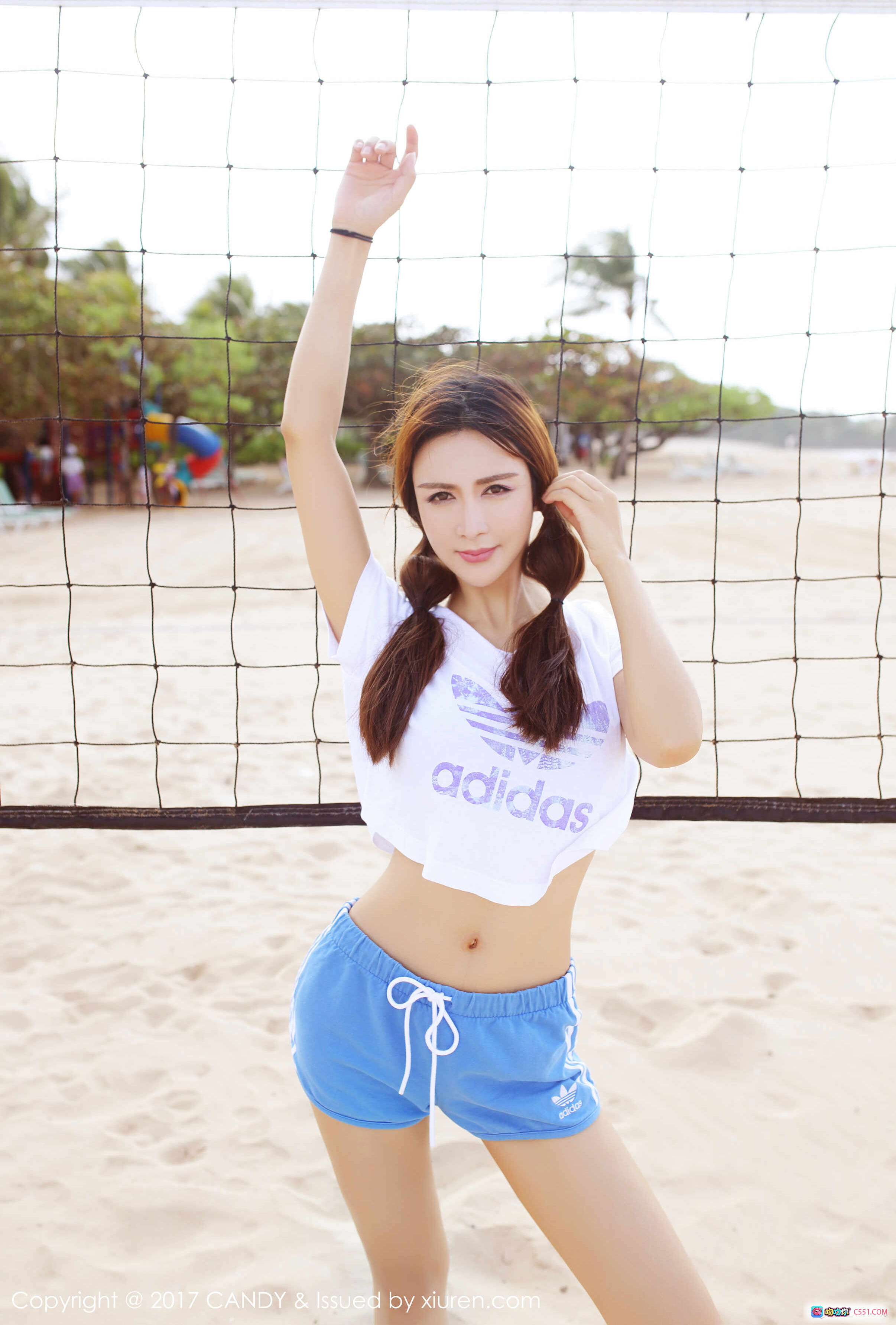 图片[3] - 伊莉娜夏日清新写真 | 白T恤蓝短裤运动风 | 甜美双马尾坐姿美腿 | CANDY 2017 Vol.024 - 就要吻