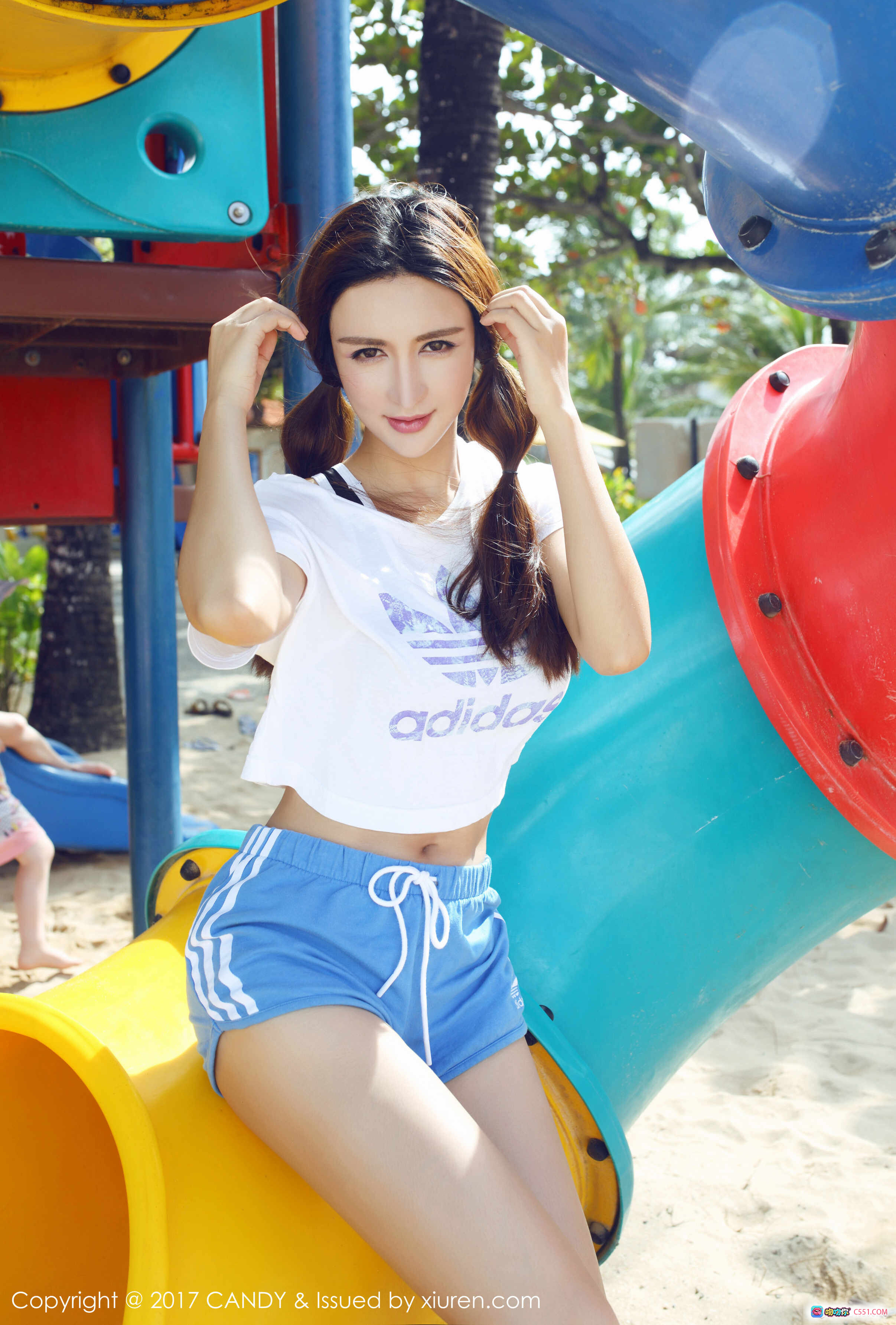 图片[10] - 伊莉娜夏日清新写真 | 白T恤蓝短裤运动风 | 甜美双马尾坐姿美腿 | CANDY 2017 Vol.024 - 就要吻