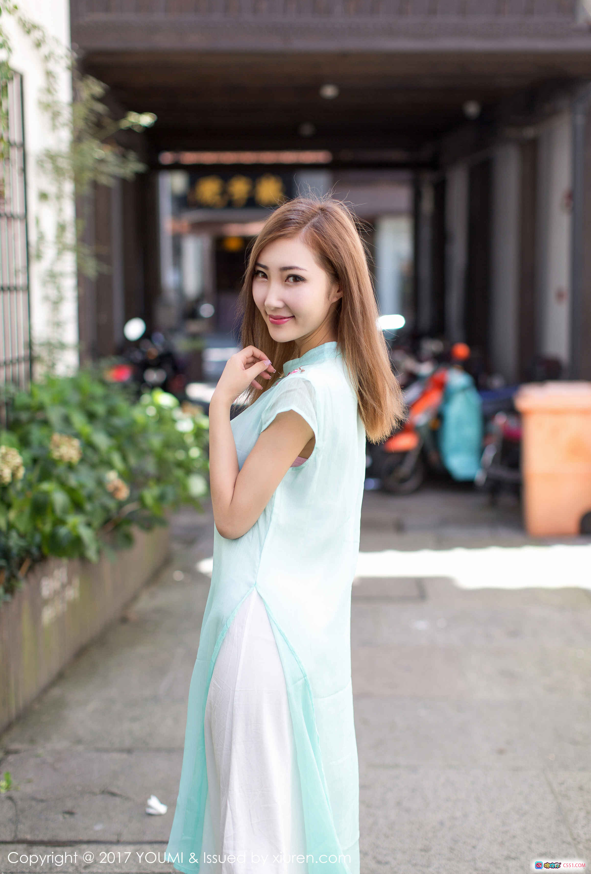 图片[9] - YouMi尤蜜荟2017.01.03 Vol.005尤美私房写真 白色镂空毛衣+灰色堆堆袜 床上甜美少女风 粉色火烈鸟灯饰背景 46P高清图集 - 就要吻