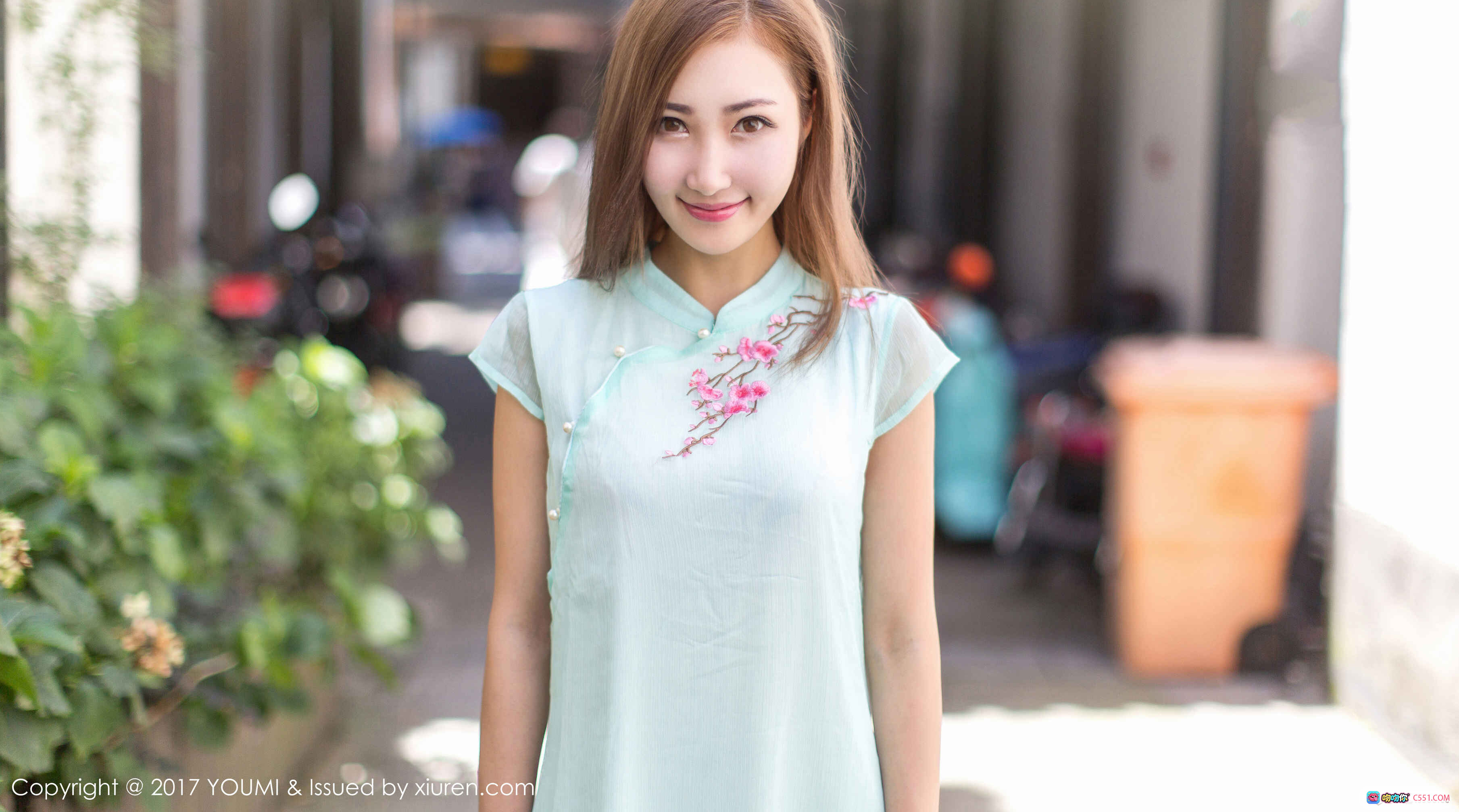 图片[8] - YouMi尤蜜荟2017.01.03 Vol.005尤美私房写真 白色镂空毛衣+灰色堆堆袜 床上甜美少女风 粉色火烈鸟灯饰背景 46P高清图集 - 就要吻