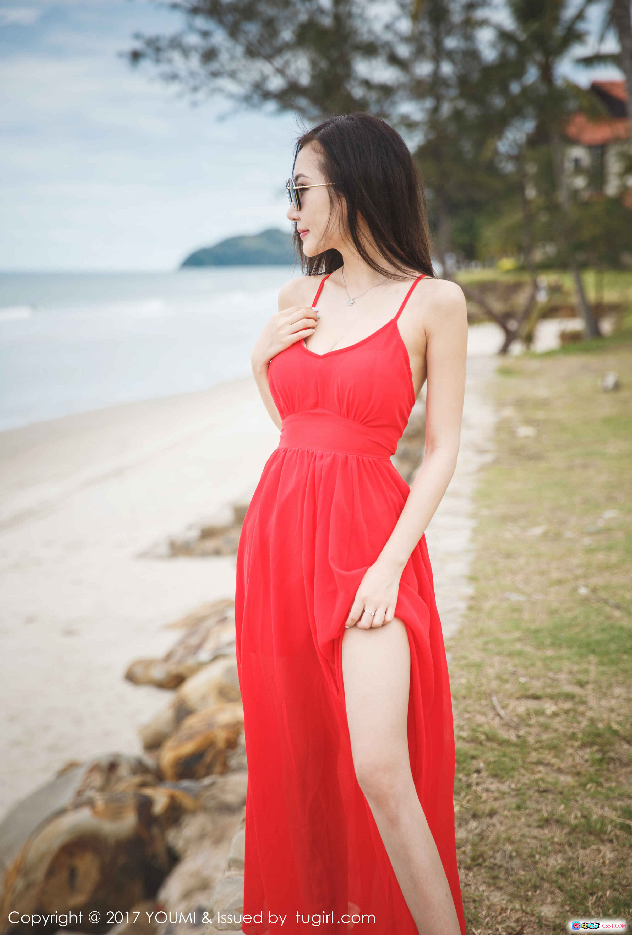 海边红裙美女写真 | YouMi尤蜜荟2017 Vol.028尤美沙滩风情照 - 就要吻