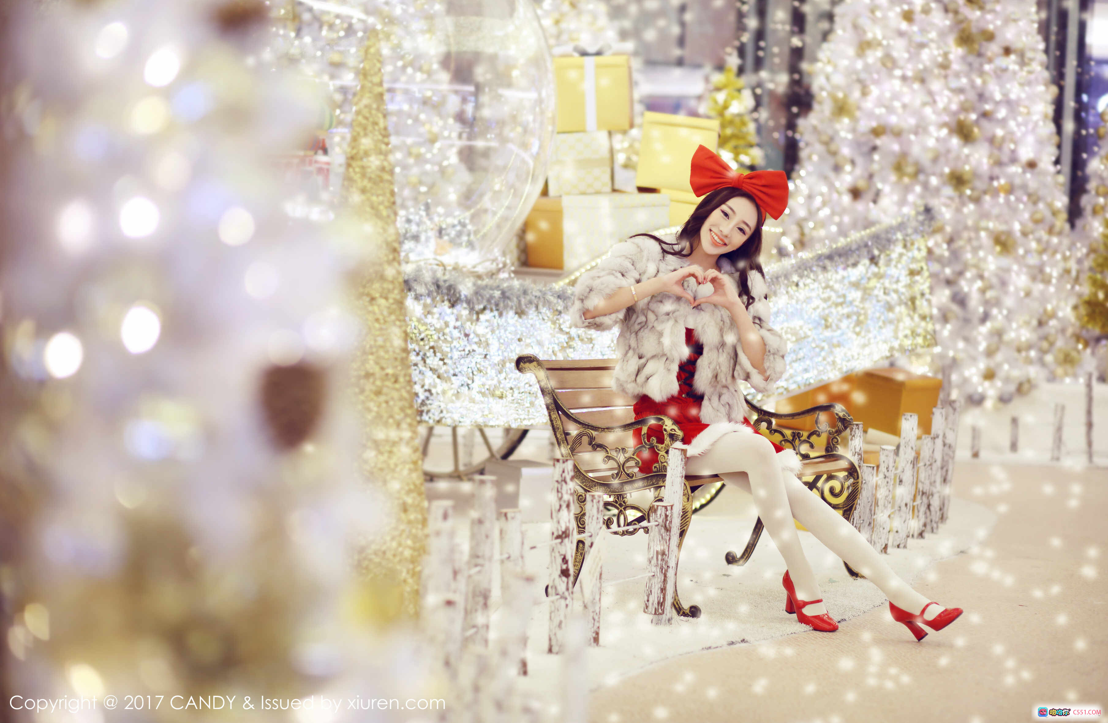 图片[10] - 圣诞少女写真 | 红色圣诞装+雪景小屋+礼物盒+驯鹿装饰 | CANDY 2017 VOL.047 模特合集 - 就要吻