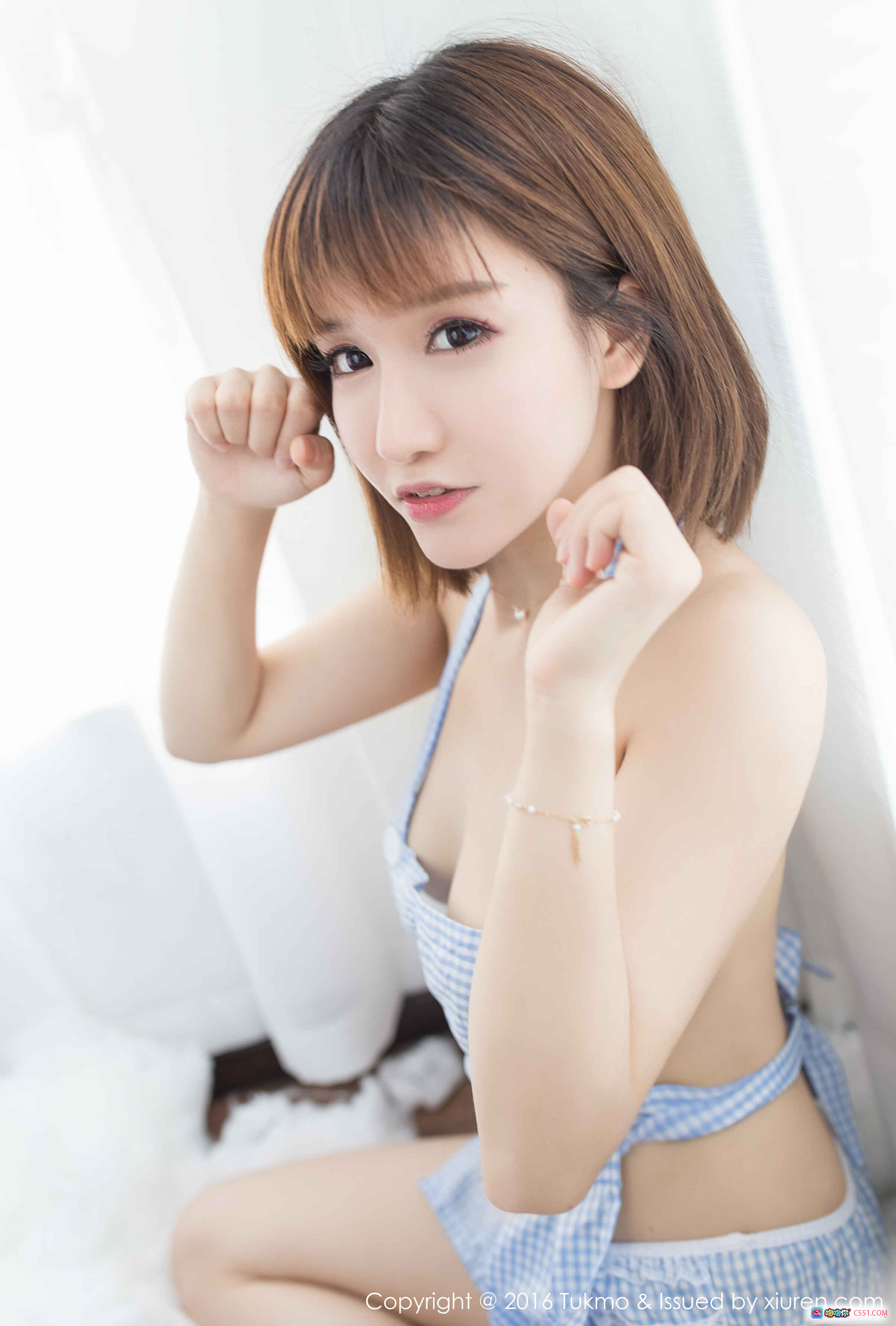 图片[5] - Tukmo 2016.08.31 VOL.092 K8傲娇萌萌Vivian 蓝白格子吊带裙 清纯少女写真 白色背景 柔光拍摄 甜美可爱 高清摄影 - 就要吻