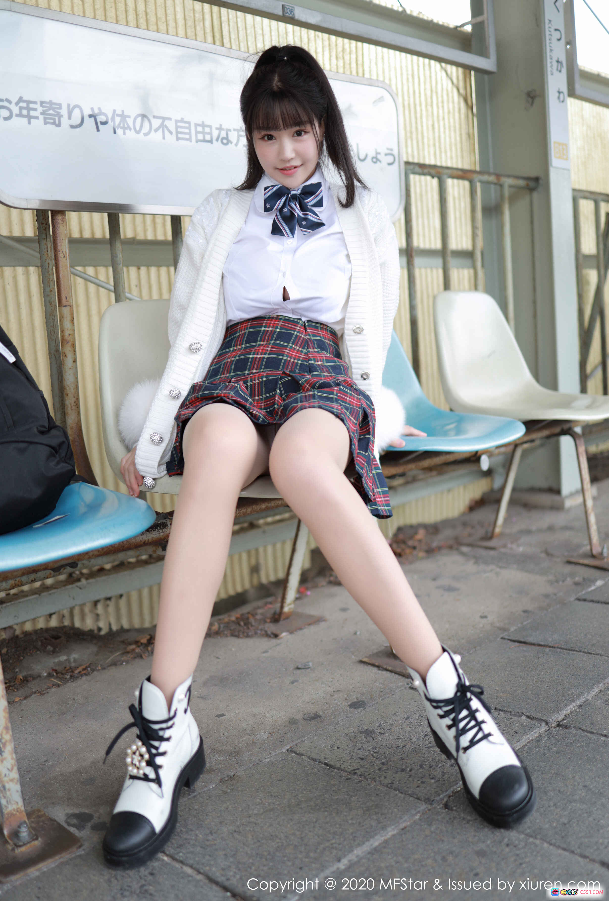 图片[7] - 朱可儿Flower校园风写真 | 格子裙白衬衫少女穿搭 | 火车站台日系清纯美腿造型 | MFStar模范学院Vol.259 - 就要吻