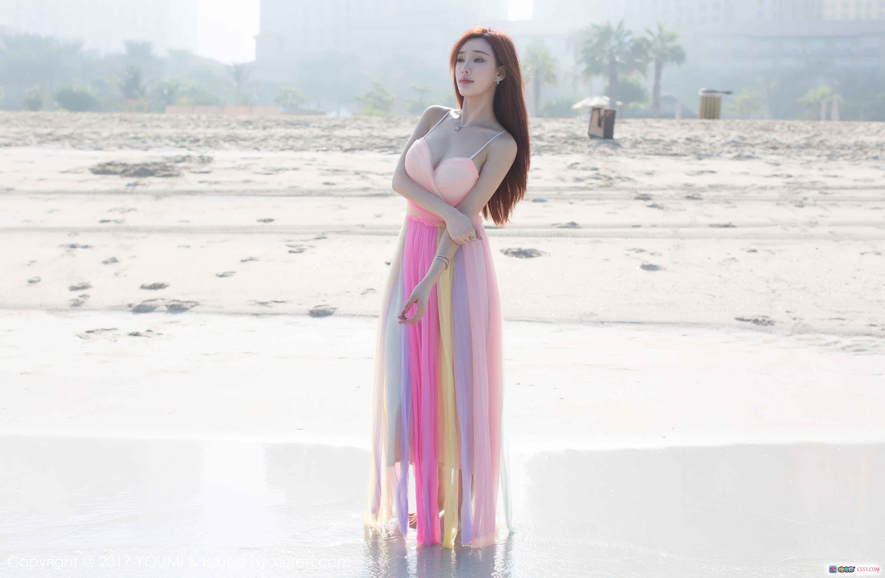 图片[2] - YouMi尤蜜荟2017.12.06 Vol.092 海滩白纱裙少女清新写真 甜美微笑手持棉花糖 透明蕾丝长裙海边跪姿唯美摄影 - 就要吻