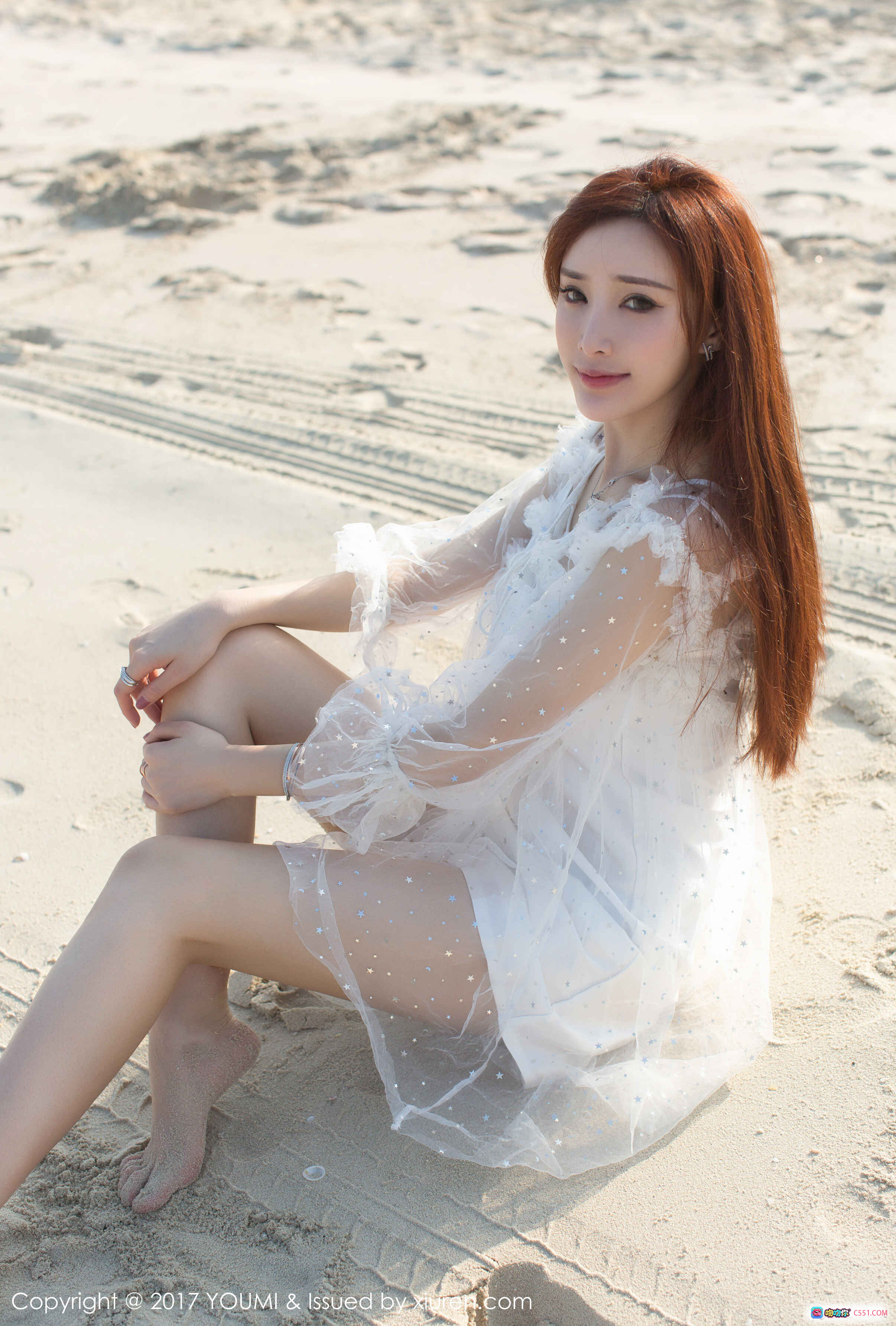 图片[10] - YouMi尤蜜荟2017.12.06 Vol.092 海滩白纱裙少女清新写真 甜美微笑手持棉花糖 透明蕾丝长裙海边跪姿唯美摄影 - 就要吻