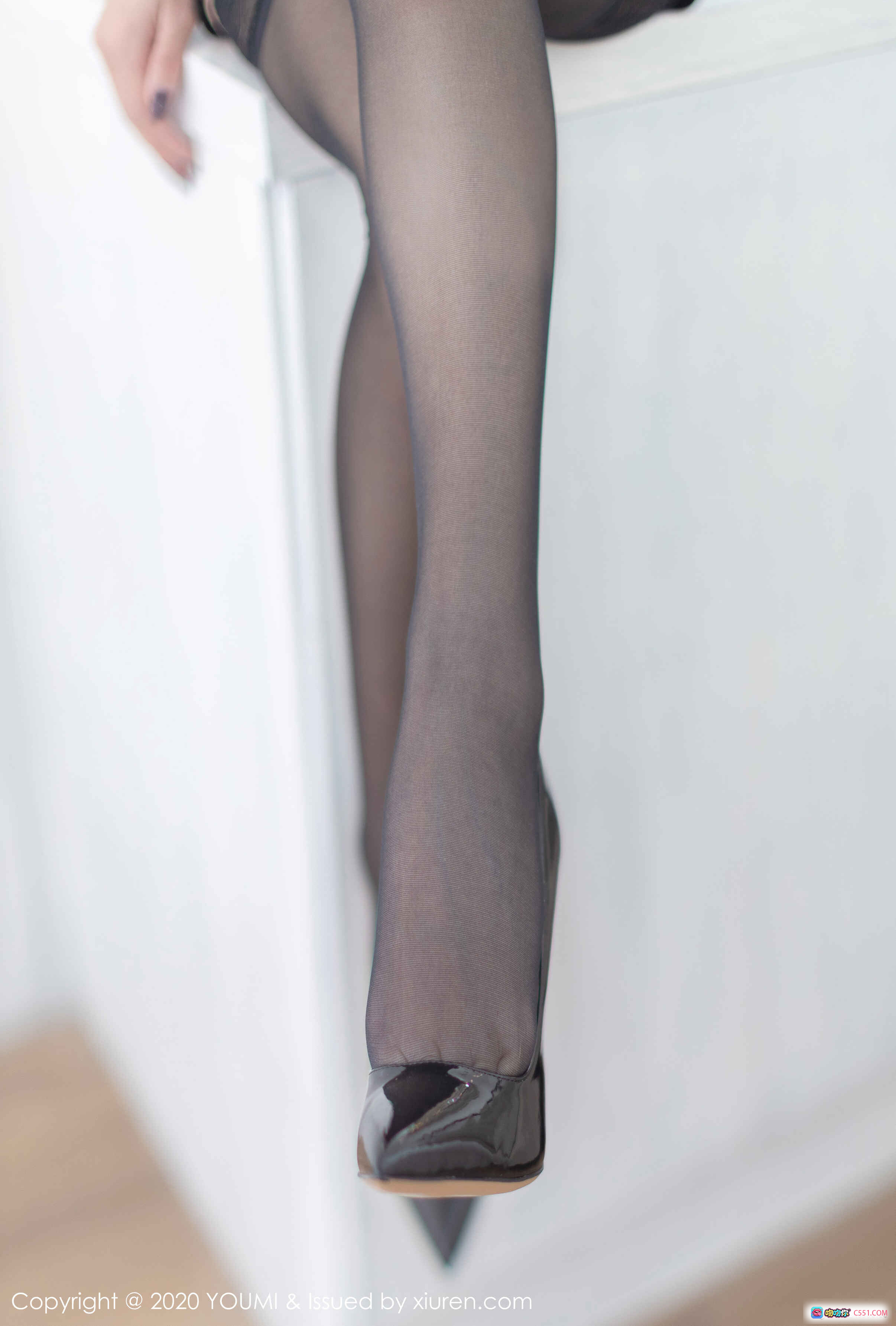 图片[8] - 周于希Sandy办公室OL风写真 | 白衬衫黑短裙黑丝美腿 | YouMi尤蜜荟2020.01.17 Vol.408 - 就要吻