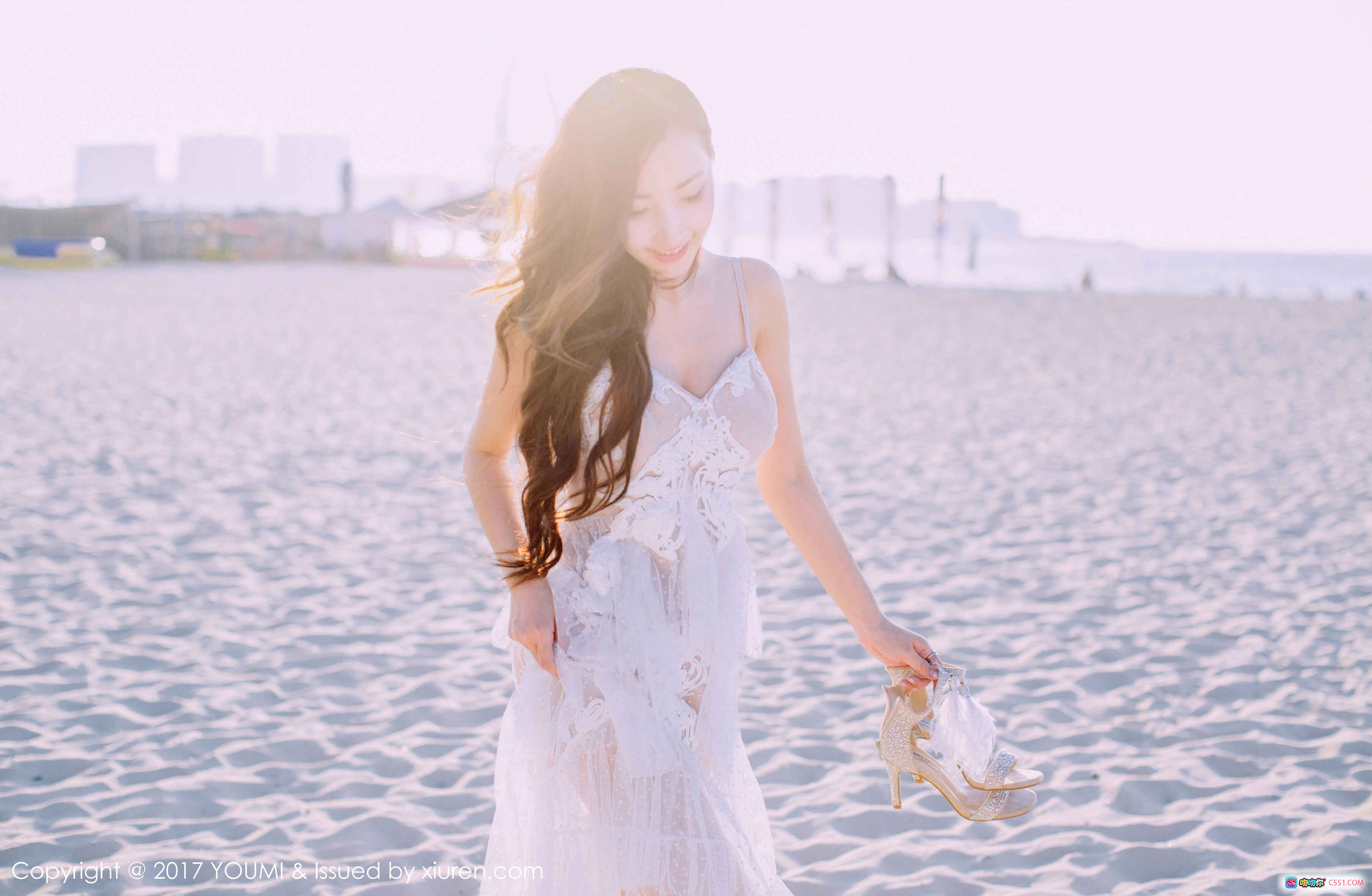 图片[3] - YouMi尤蜜荟2017.11.23 Vol.088 尤美绿色泳衣户外写真 阳光草坪棕榈树背景 性感优雅气质美女摄影 - 就要吻