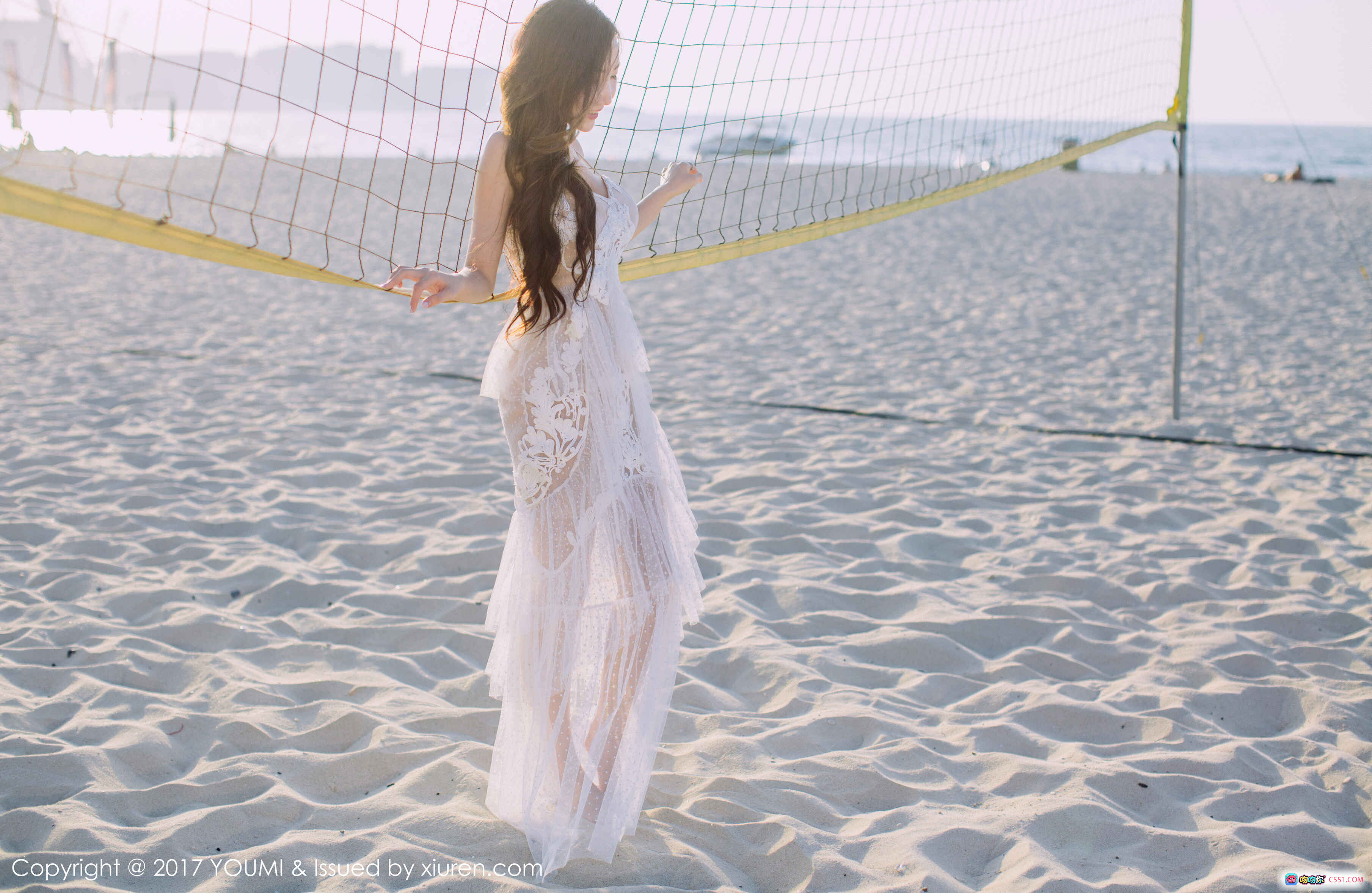 图片[4] - YouMi尤蜜荟2017.11.23 Vol.088 尤美绿色泳衣户外写真 阳光草坪棕榈树背景 性感优雅气质美女摄影 - 就要吻