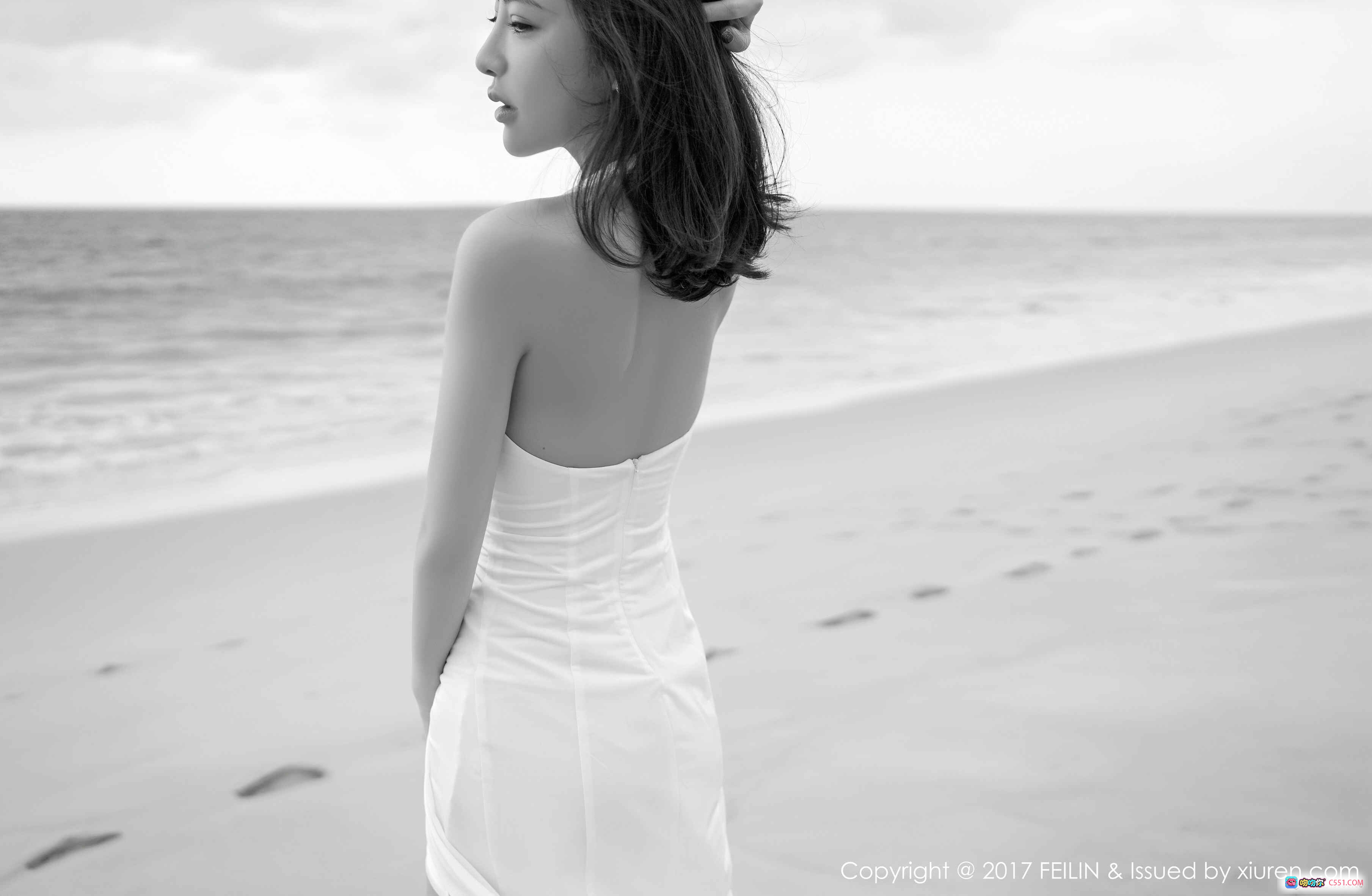 图片[9] - 施忆佳KITTY比基尼雨中写真 – 热带花卉泳装+高跟鞋+湿发诱惑+户外木台场景 – FEILIN嗲囡囡Vol.092 - 就要吻