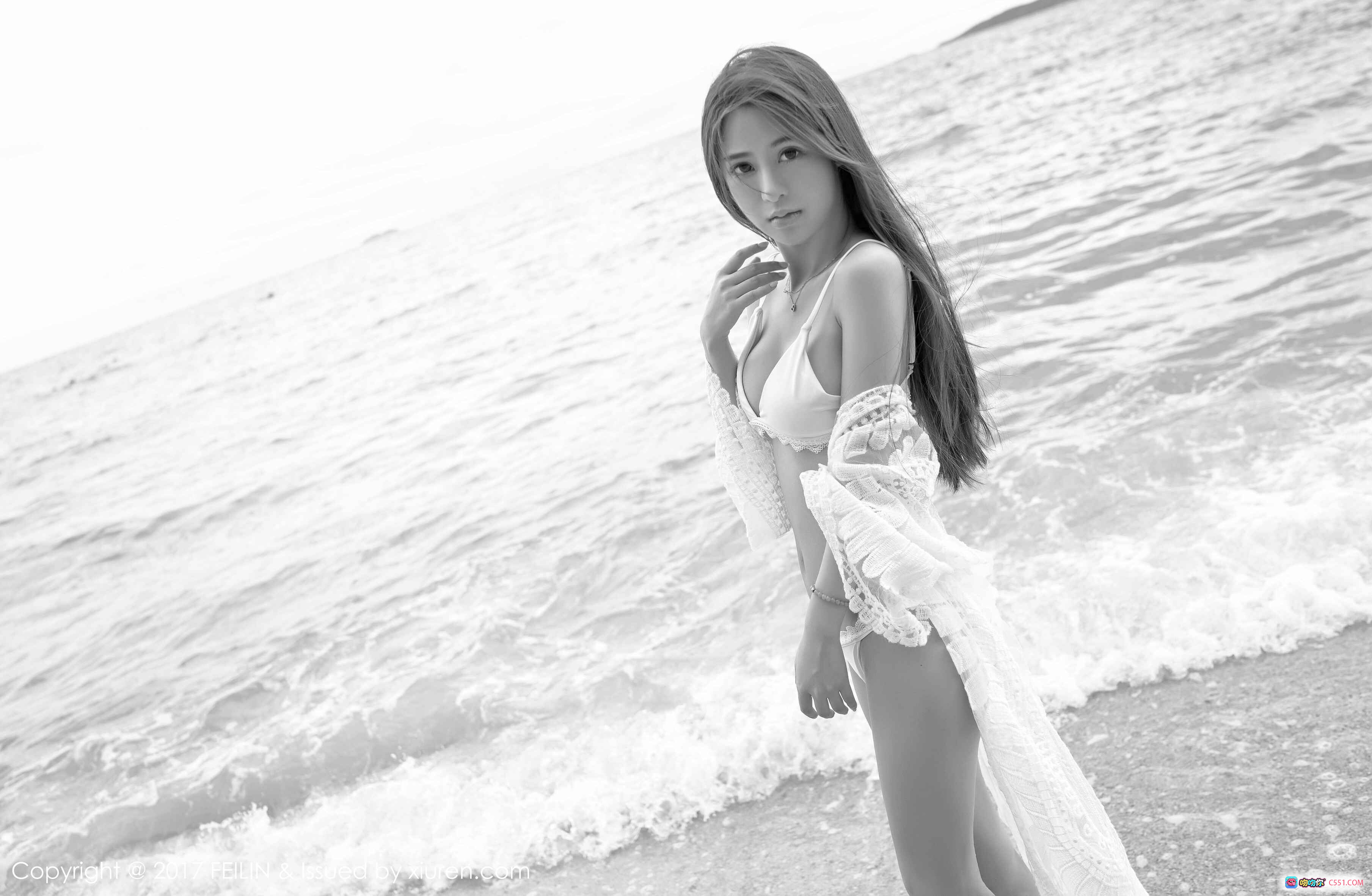 [FEILIN] 2017.09.18 VOL.110 张静燕海边黑白写真 美女比基尼蕾丝披肩 浪花沙滩自然风性感大片 - 就要吻