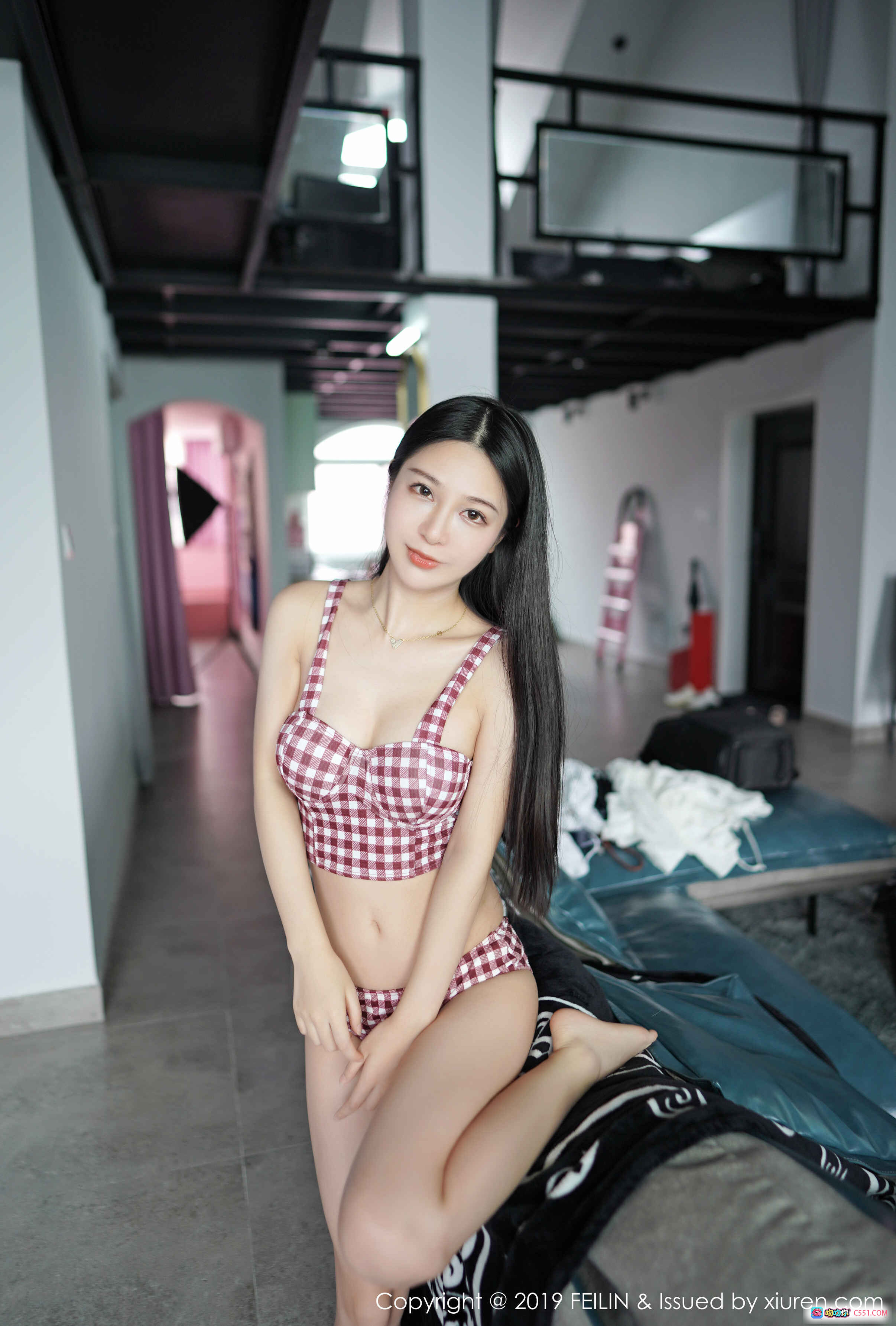 图片[3] - FEILIN 2019 Vol.207 张静燕粉色球池写真 白色内衣性感私房照 室内柔光少女风摄影 - 就要吻