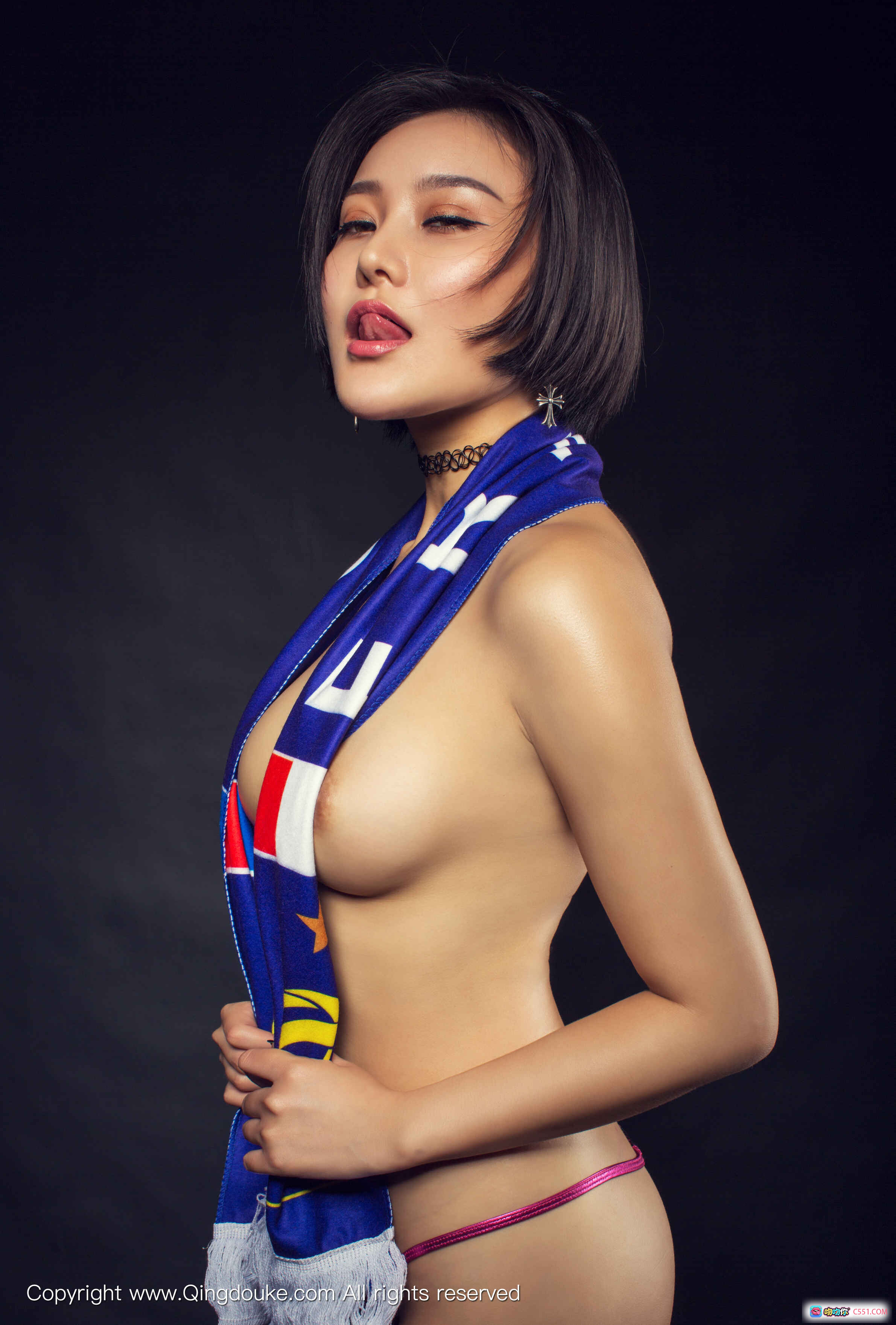 图片[7] - 蓝发少女水手服cosplay手持粉色棒棒糖甜美写真 – Qingdouke青豆客2016.11.17婵系列 - 就要吻