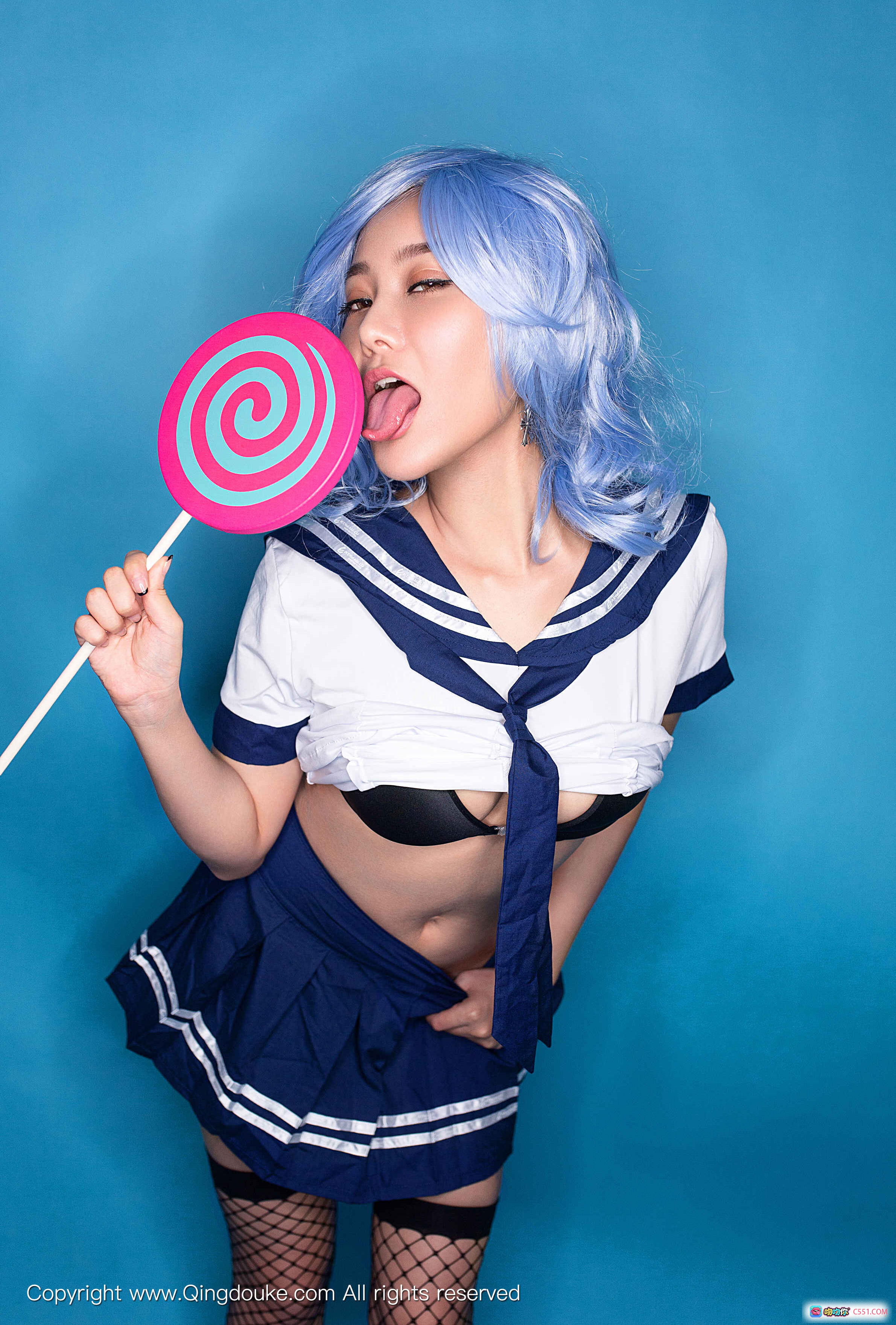图片[2] - 蓝发少女水手服cosplay手持粉色棒棒糖甜美写真 – Qingdouke青豆客2016.11.17婵系列 - 就要吻