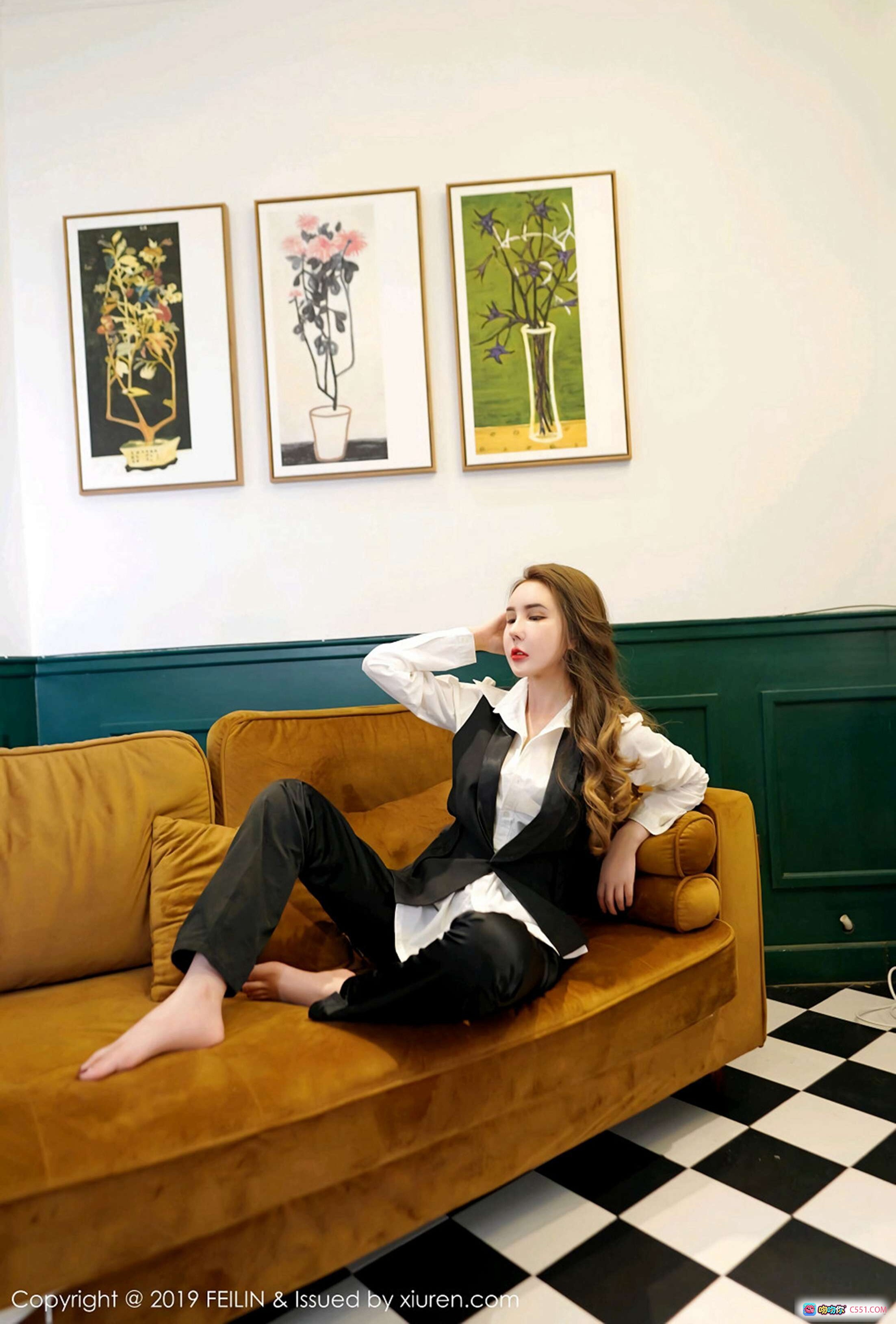 图片[10] - 伍月May红色礼服写真｜玫瑰花饰优雅背影｜FEILIN2019 Vol.200高清美图 - 就要吻