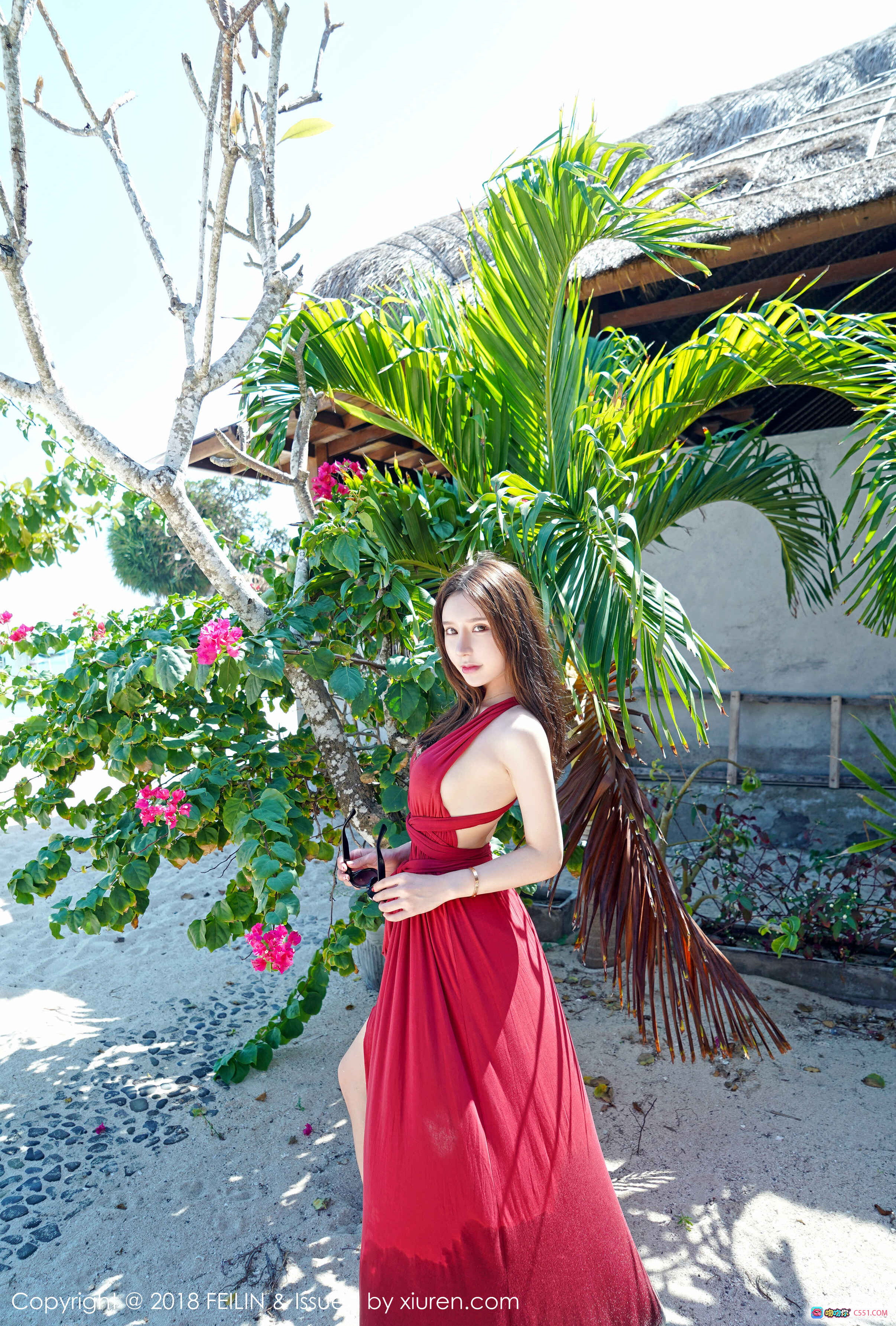 周于希红色长裙沙滩写真 | 热带棕榈树背景 | 优雅性感造型 | FEILIN Vol.152 2018夏日风情 - 就要吻