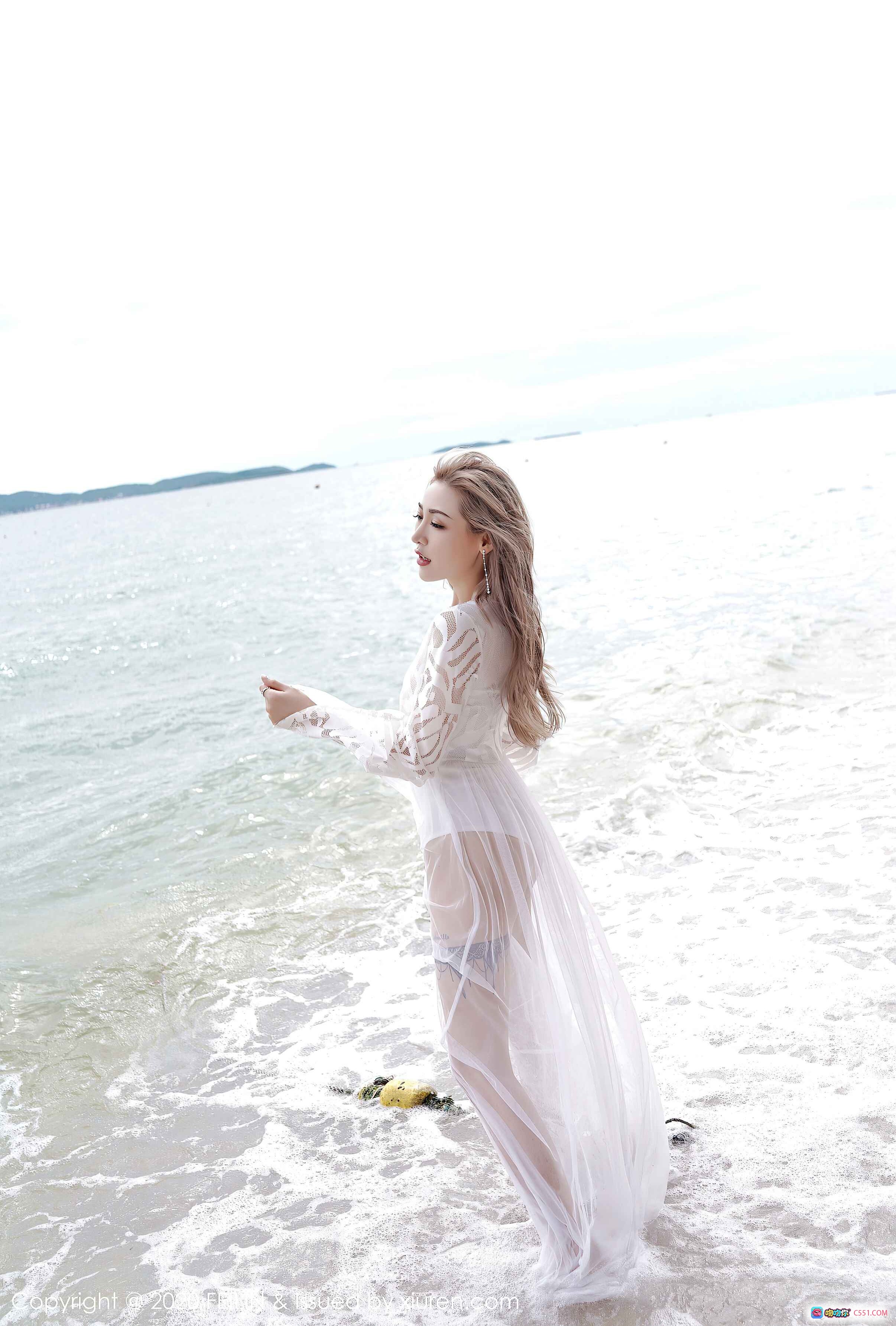 海边白纱裙美女写真 | 透明长裙沙滩漫步 | 晗大大FL236高清摄影 | 海浪轻抚仙气飘逸 | 2020年7月绝美海景人像 - 就要吻