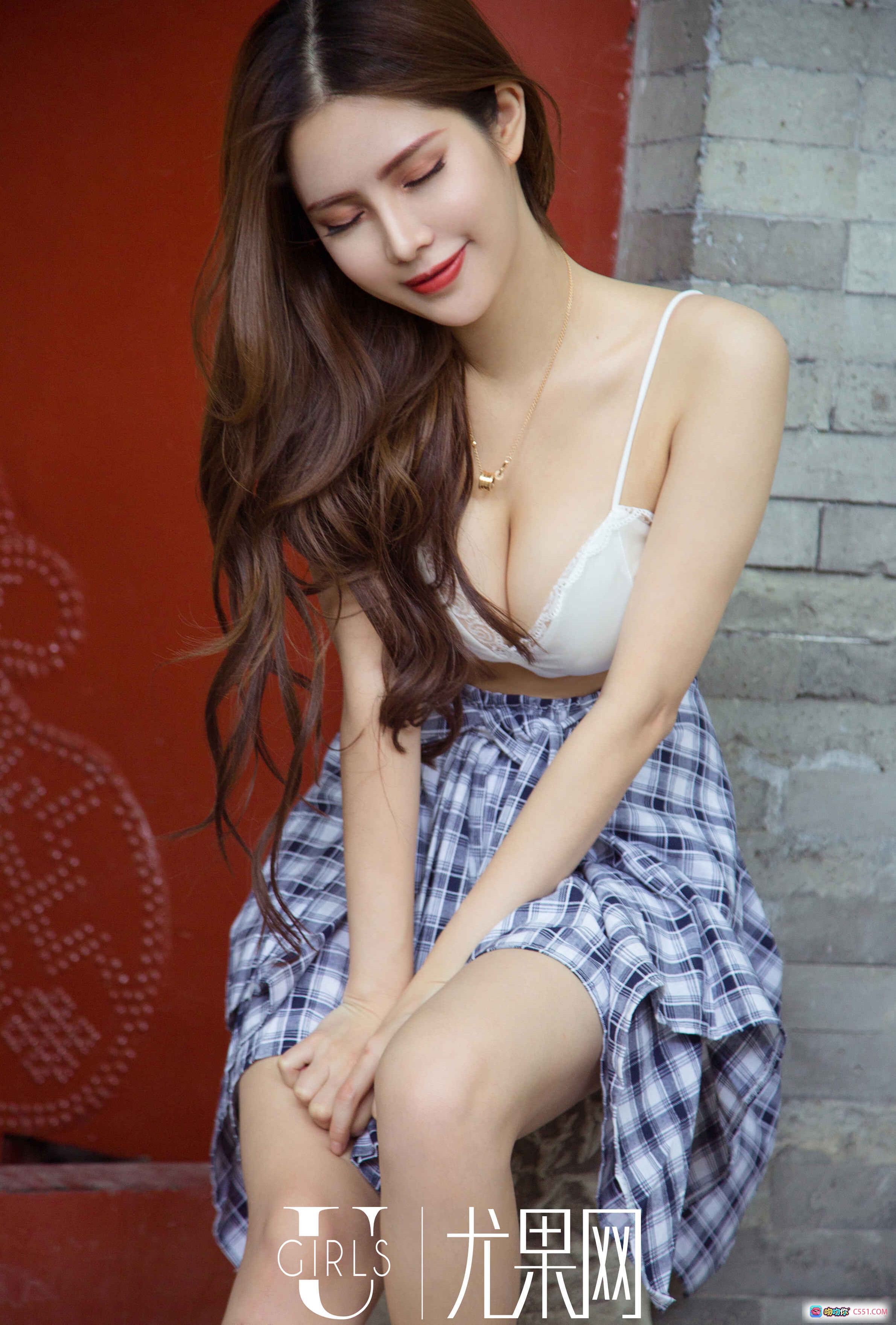 图片[8] - 若彤BOOMBOOM性感写真 | Ugirls尤果网2018年7月20日U384系列 | 白色蕾丝内衣+格纹短裙+米色针织开衫 | 60P高清美图 - 就要吻