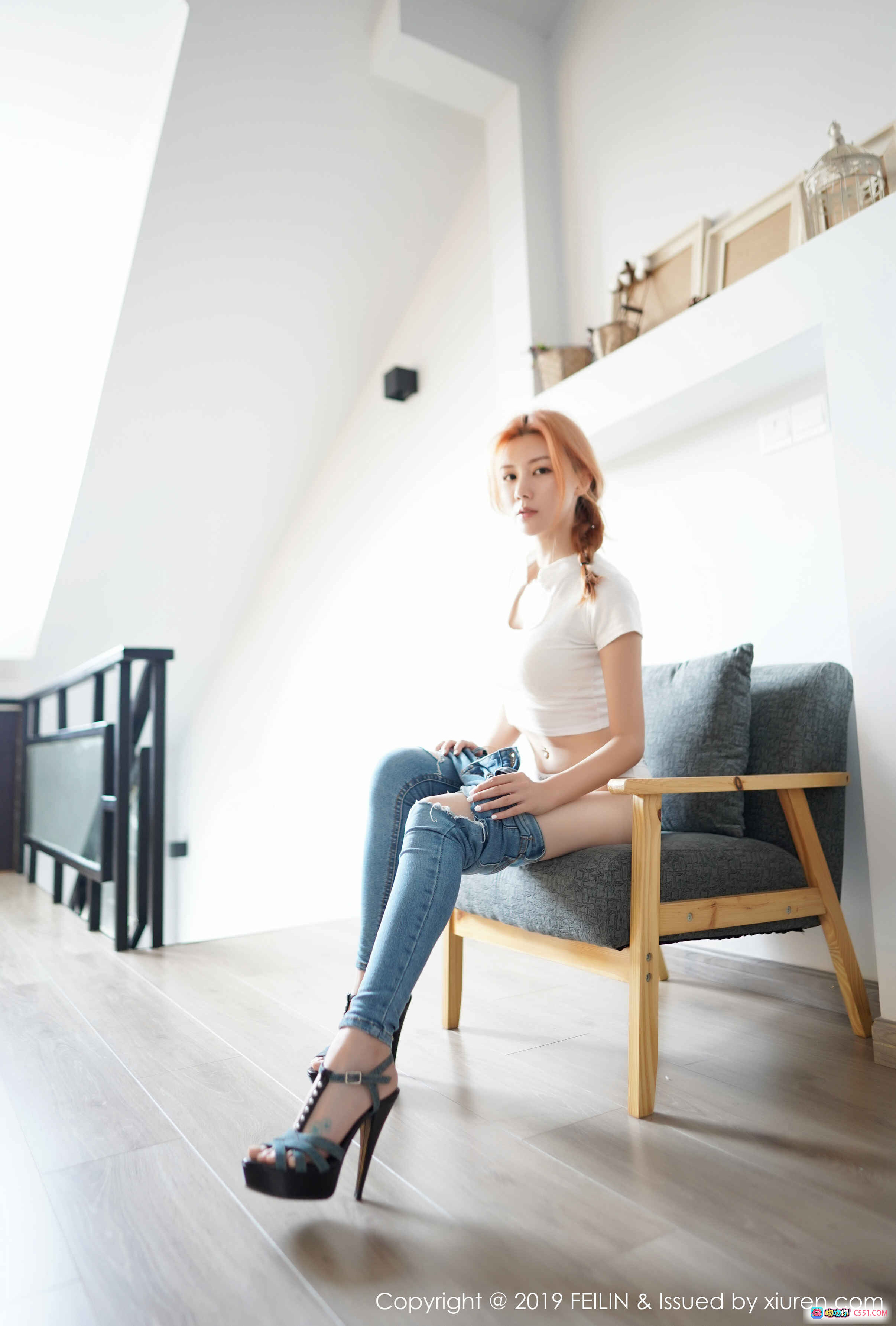 图片[6] - 爱丽儿白色短袖牛仔裤高跟鞋室内写真 – FEILIN 2019 Vol.212 时尚清新少女风 - 就要吻