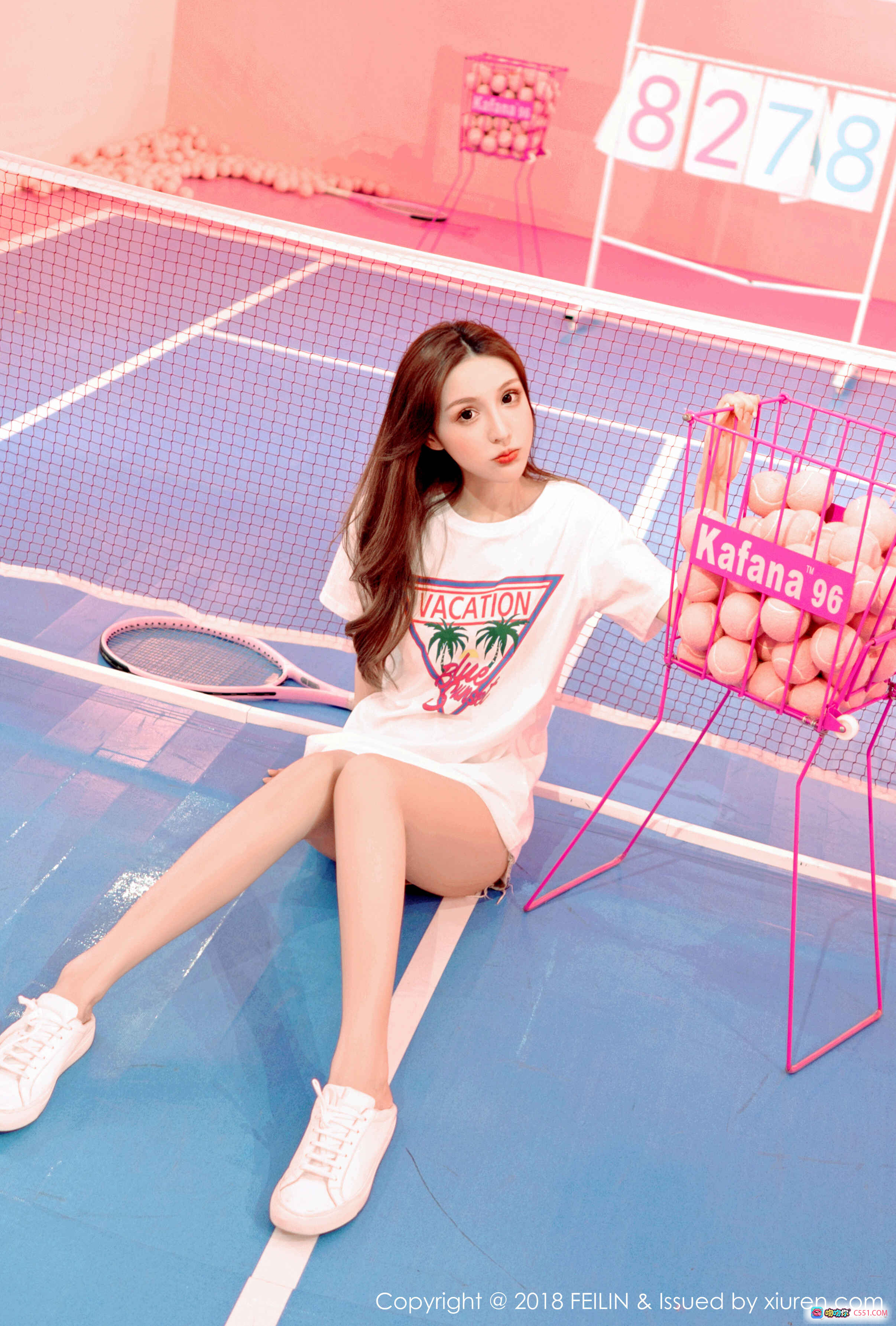 柠柠_mika 粉色网球场地写真 | 白色T恤短裙搭配运动风 | 甜美女神坐姿拍摄 | FEILIN 2018 Vol.170 高清图集 - 就要吻