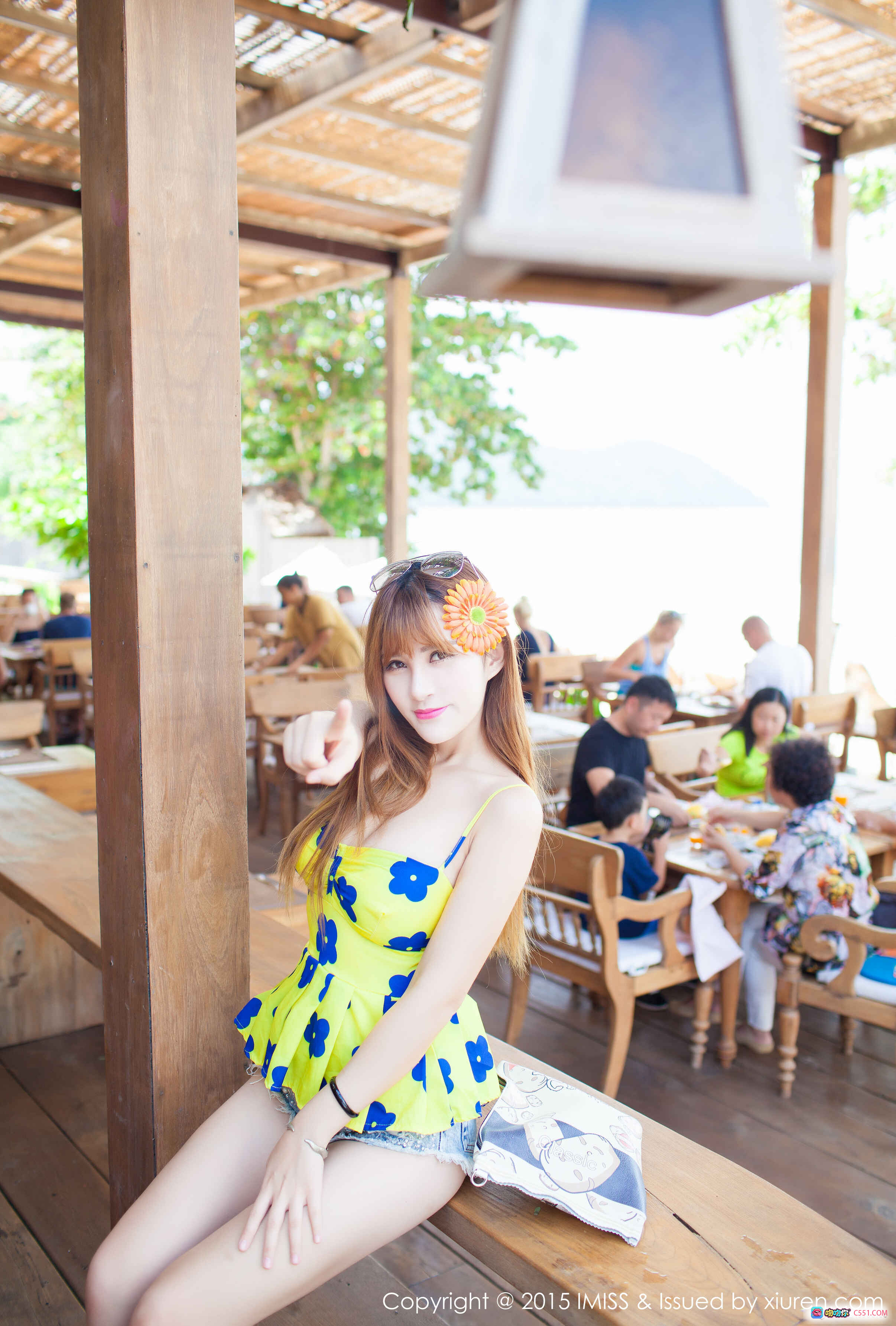 图片[9] - IMISS爱蜜社LalaBaby啦啦2015海滩写真 粉色棒球帽比基尼沙滩蹲姿甜美性感清新自然风光背景 - 就要吻