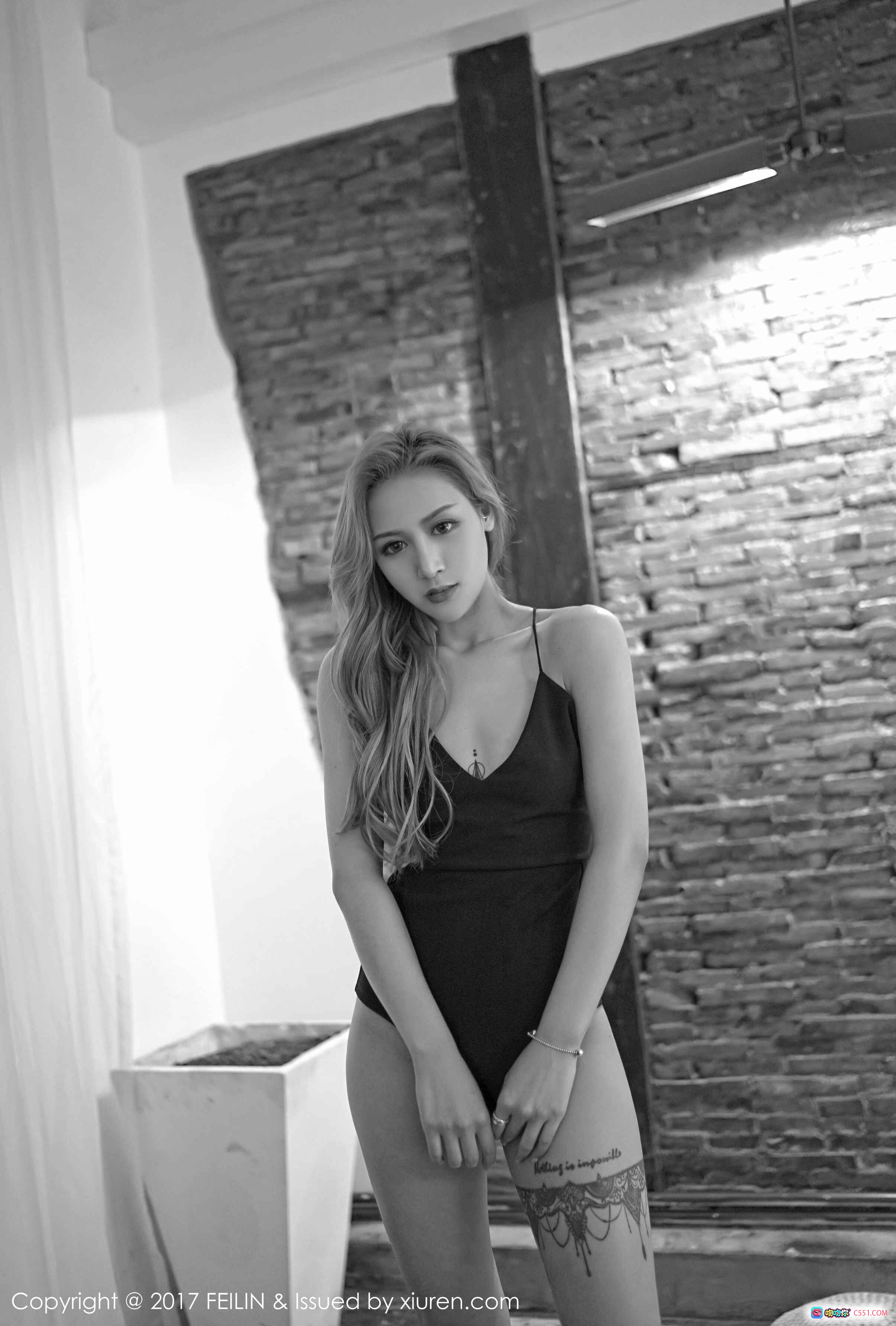 图片[3] - 晗大大厨房写真 | 灰色GYM背心裙+大腿纹身 | FEILIN嗲囡囡VOL.099 2017.07.05 - 就要吻