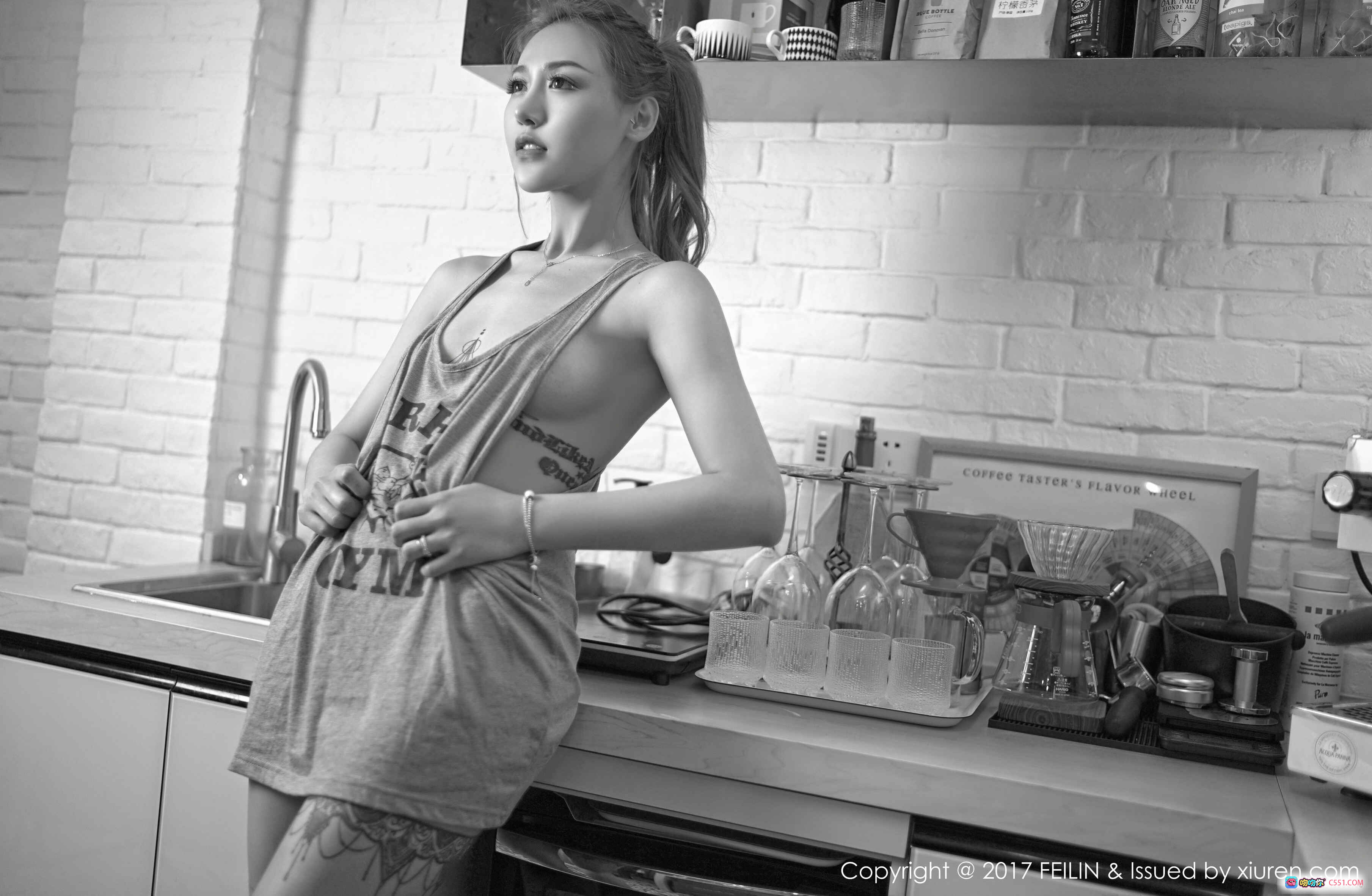 图片[6] - 晗大大厨房写真 | 灰色GYM背心裙+大腿纹身 | FEILIN嗲囡囡VOL.099 2017.07.05 - 就要吻