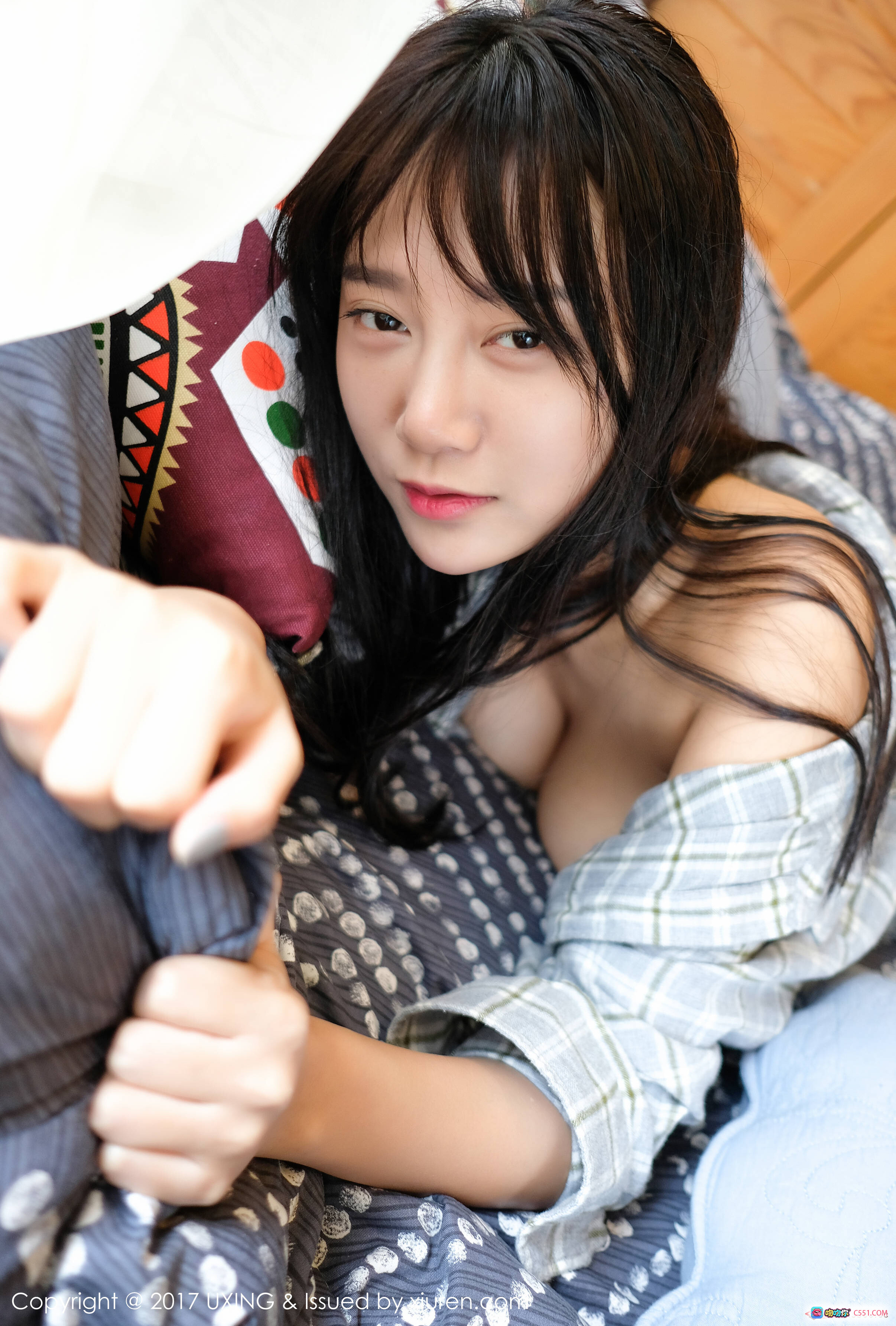 图片[8] - UXING 2017.05.09 Vol.052 猩一 格子衬衫性感写真 闭眼侧卧私房美图 高清43P无视频 - 就要吻