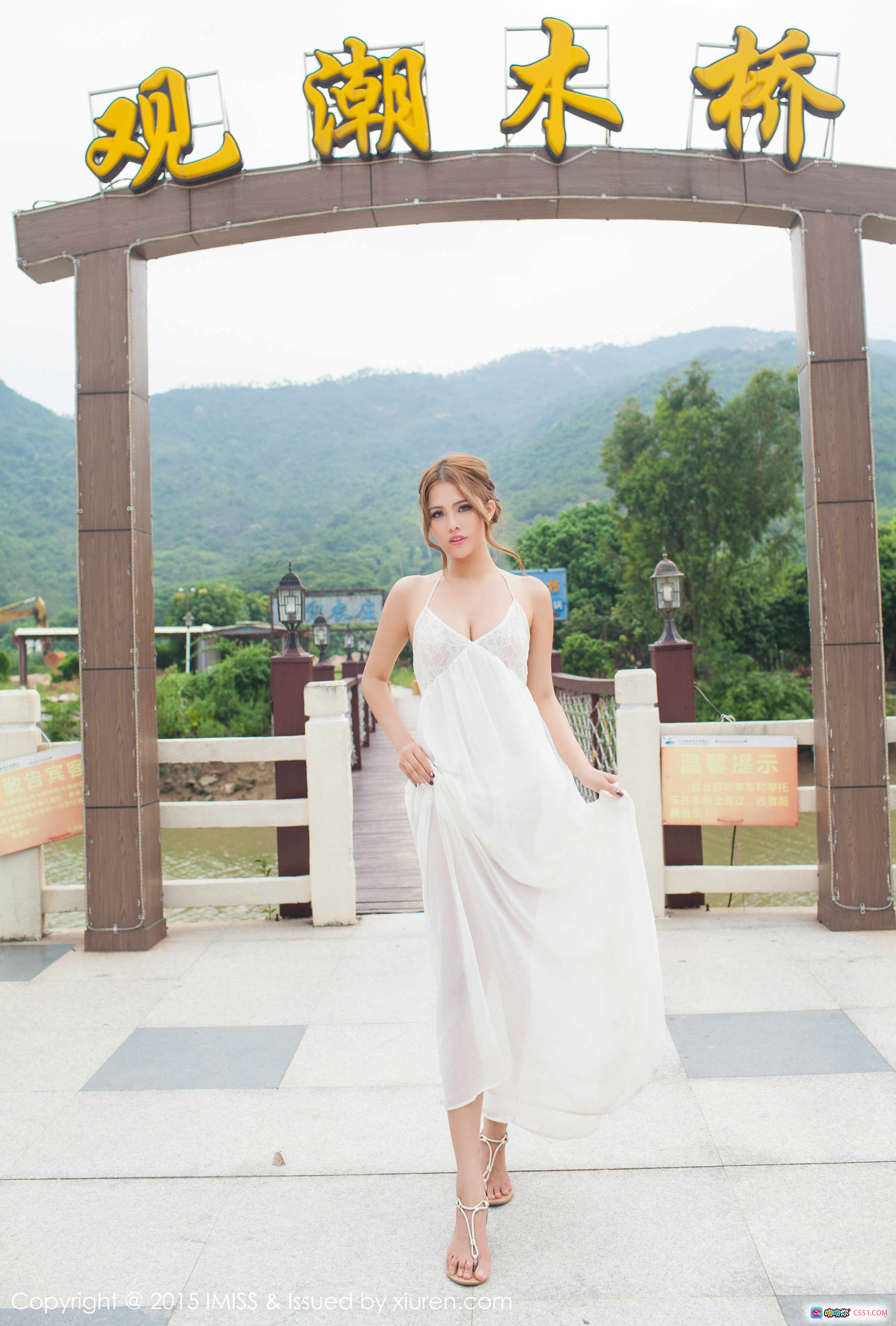 图片[4] - 妍妍Yanyan白色比基尼写真 | 木屋温泉边性感美腿 | IMiss爱蜜社2015年7月29日VOL.008高清图集 - 就要吻