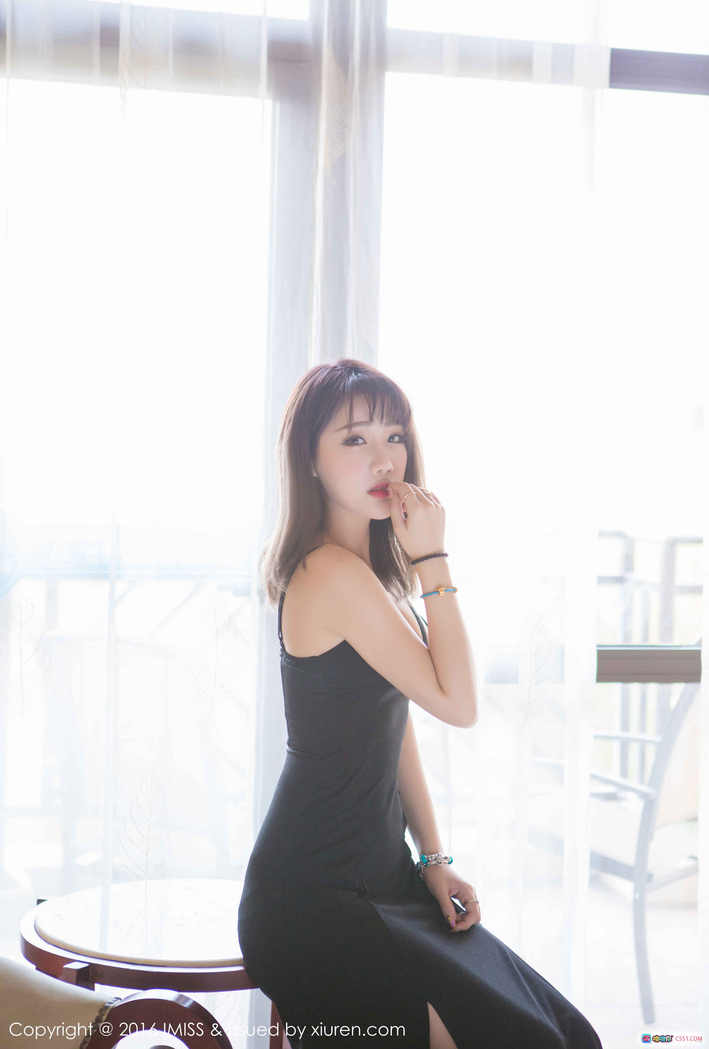 图片[10] - IMiss爱蜜社2016.01.25 VOL.063 黑色长裙高开叉性感写真 模特优雅姿态室内大片 73+1P高清图集 - 就要吻