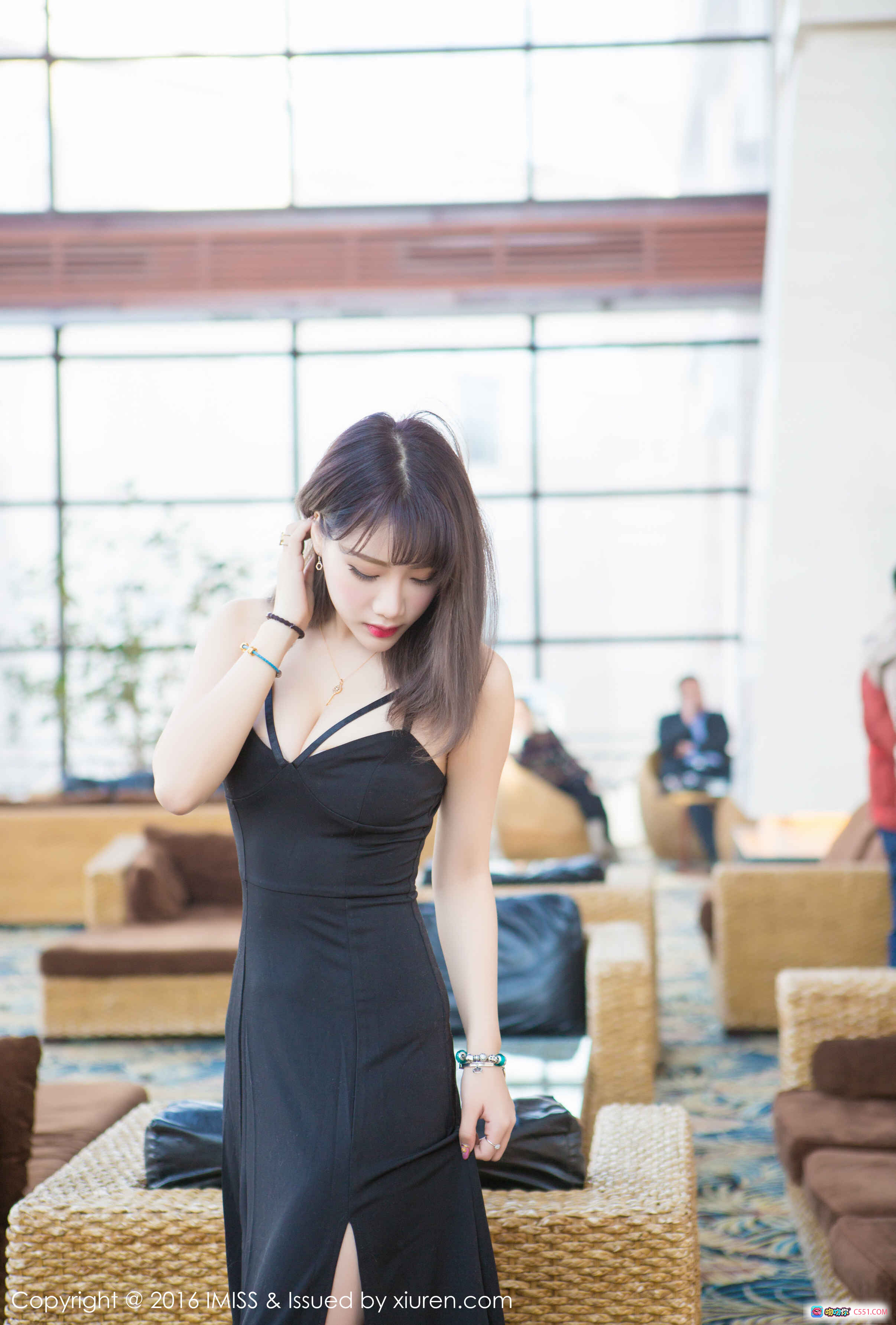 图片[9] - IMiss爱蜜社2016.01.25 VOL.063 黑色长裙高开叉性感写真 模特优雅姿态室内大片 73+1P高清图集 - 就要吻