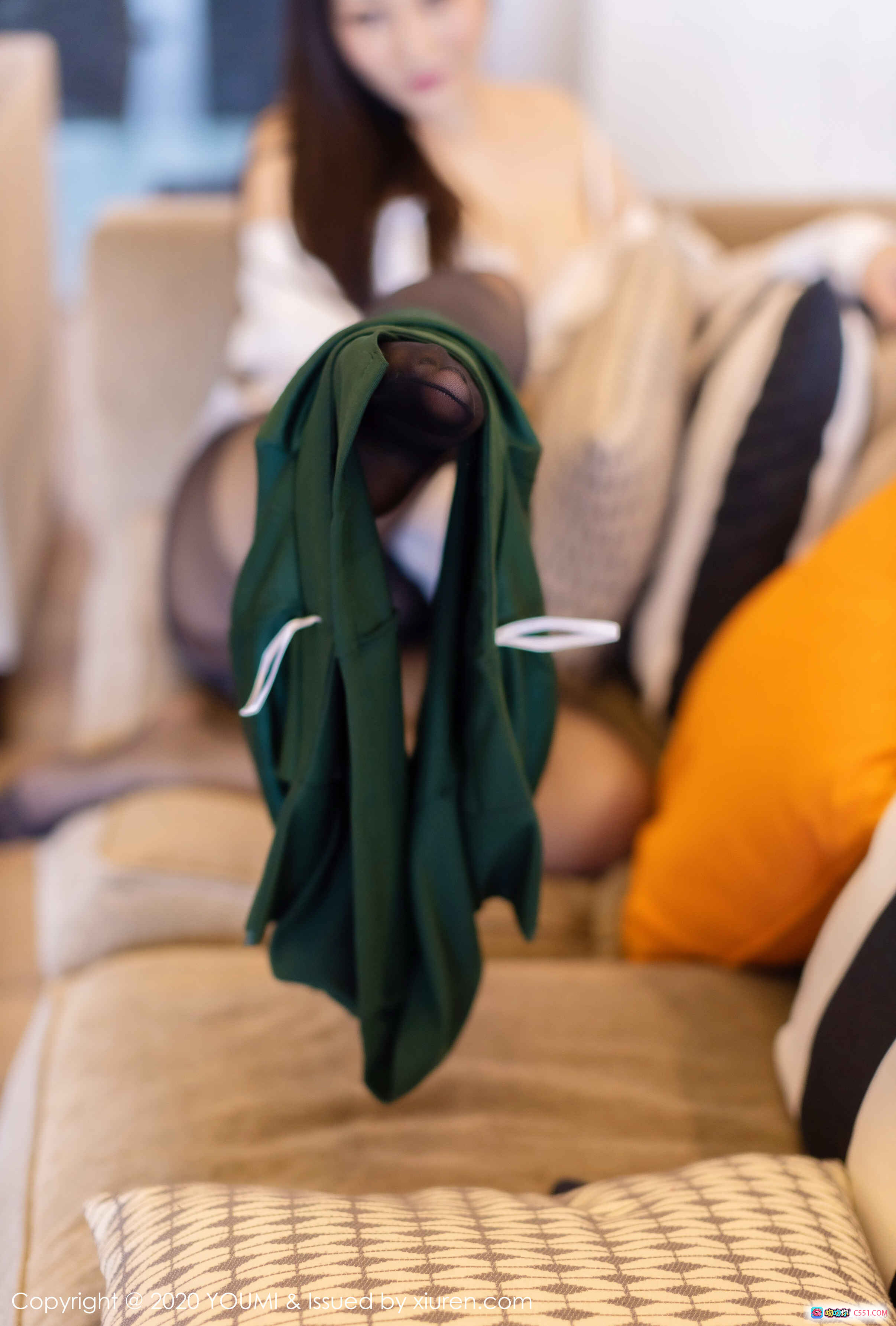 图片[6] - 黑丝美腿搭配闪亮蝴蝶高跟鞋，优雅性感居家写真，YouMi尤蜜荟2020.04.16 VOL.454妲己_Toxic - 就要吻