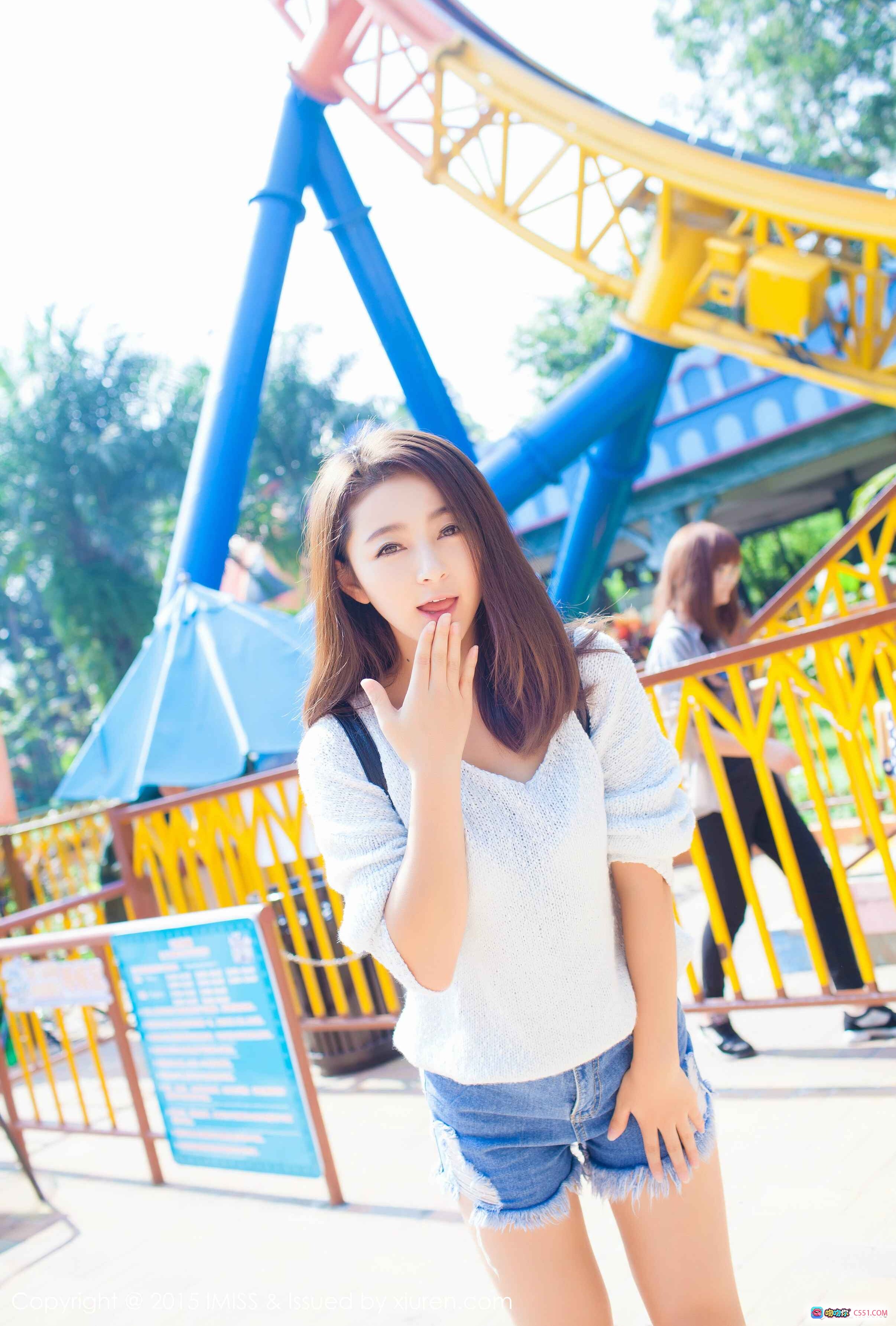 图片[7] - 夏茉GIGI清新户外写真 | 白色针织衫+破洞牛仔短裤 | IMISS爱蜜社2015 VOL.049高质美图 - 就要吻