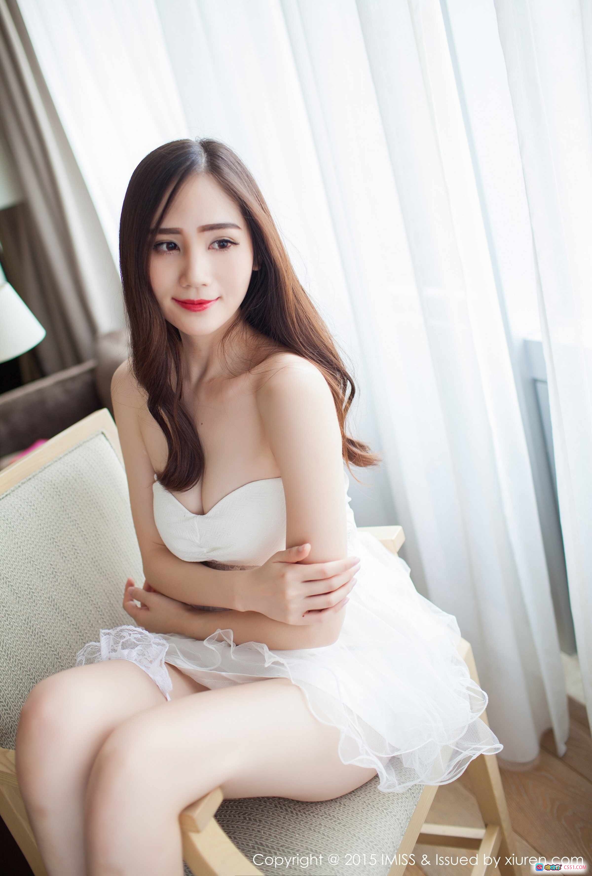 图片[9] - IMiss爱蜜社SISY思2015.09.16 VOL.021 美女沙发写真 彩色比基尼 白色蕾丝外套 甜美微笑 53P高清图集 - 就要吻