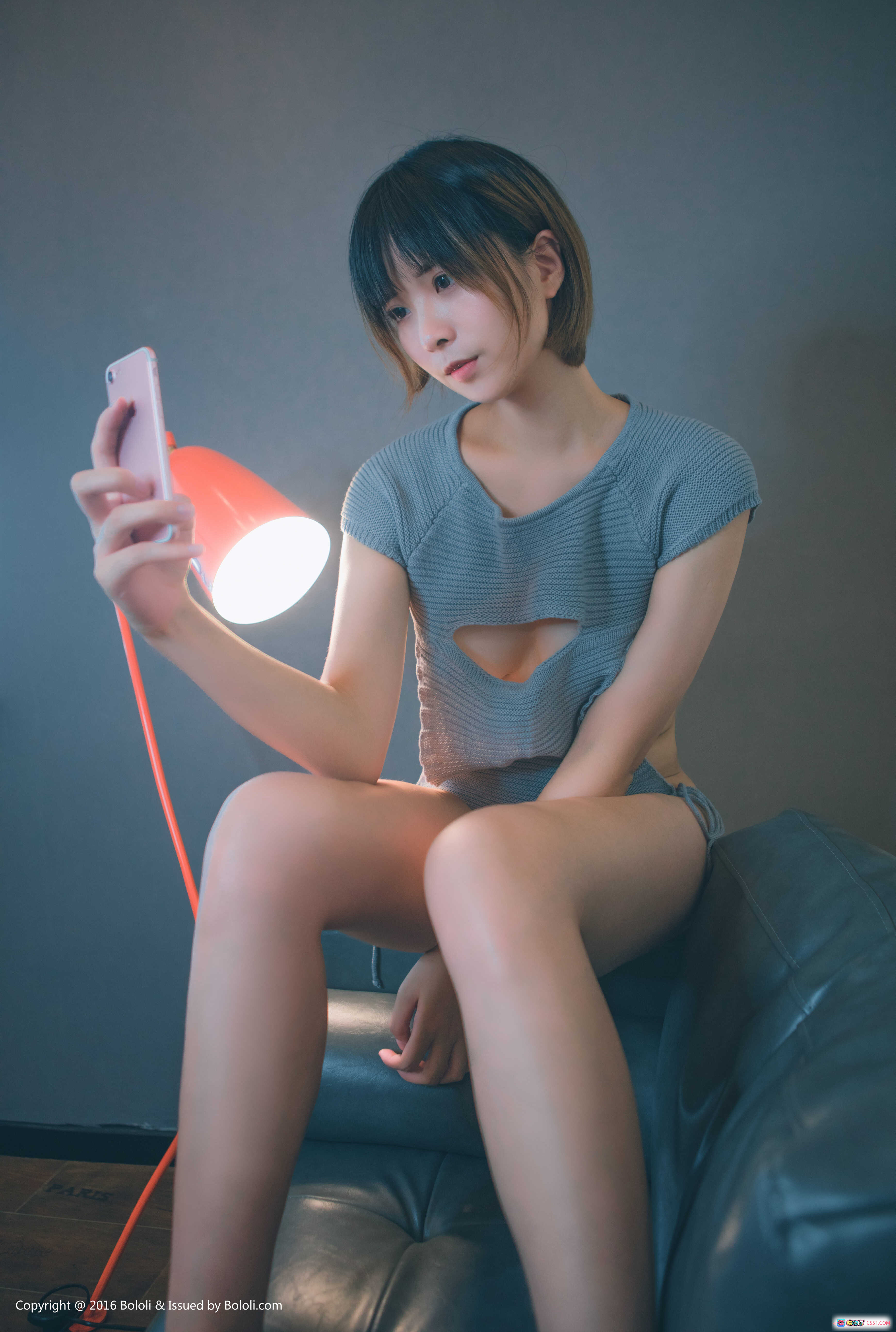 图片[2] - BoLoli波萝社VOL.105黑黑性感写真-灰色针织内衣+黑色皮沙发私房美拍-2017年8月19日发布 - 就要吻