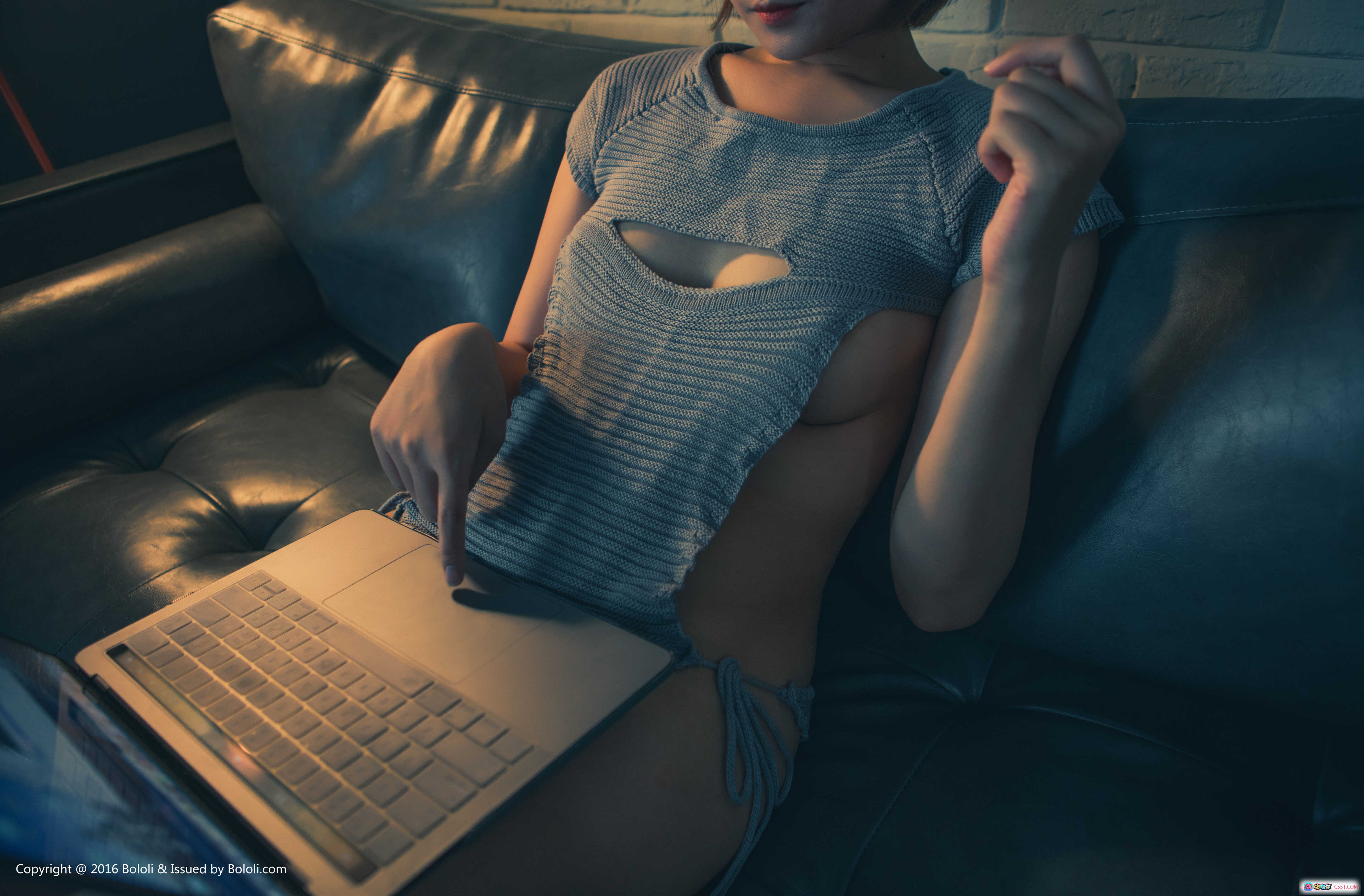 图片[9] - BoLoli波萝社VOL.105黑黑性感写真-灰色针织内衣+黑色皮沙发私房美拍-2017年8月19日发布 - 就要吻