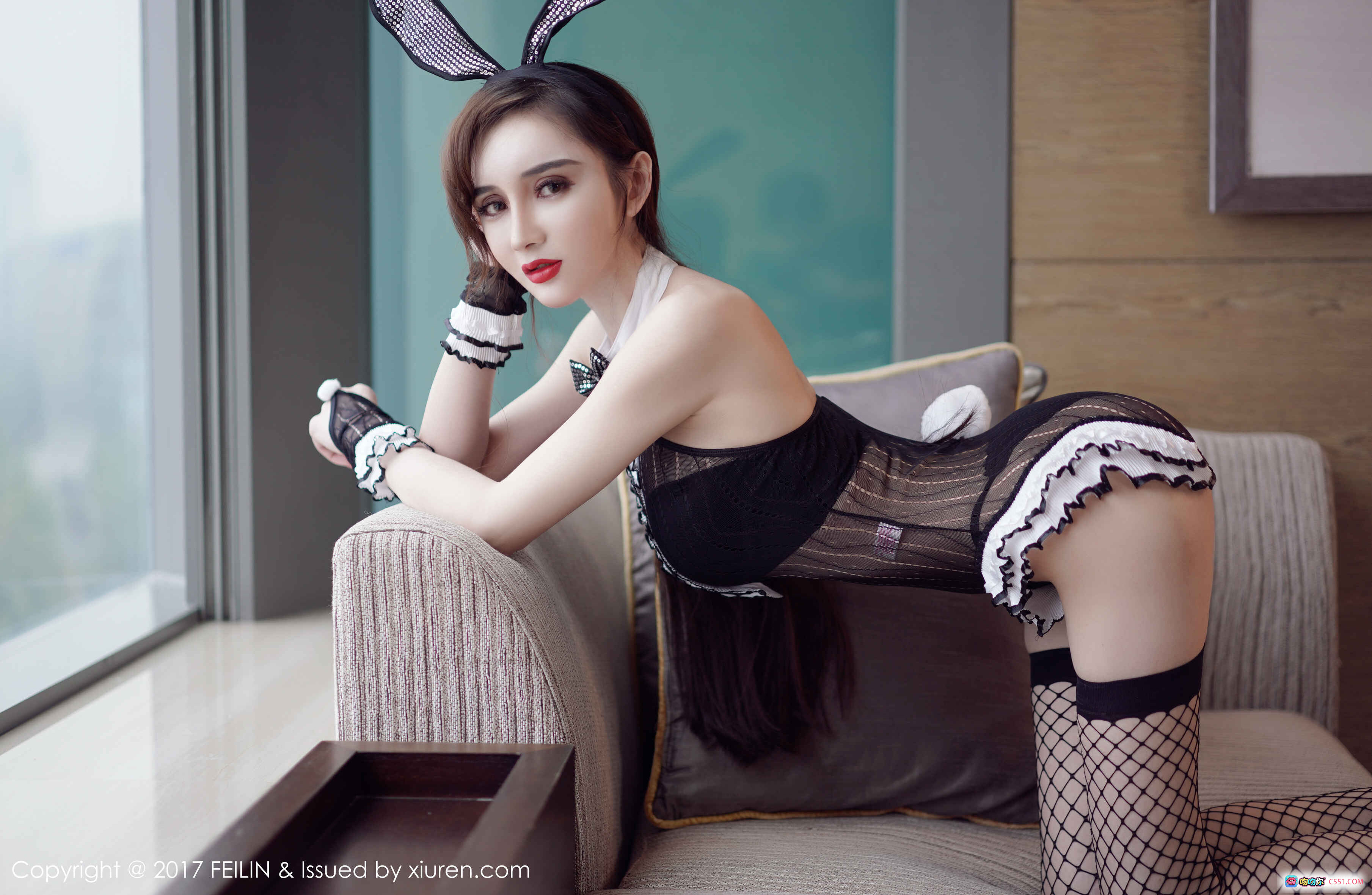 图片[5] - FEILIN 2017.12.15 VOL.120 waya小帝姬 兔耳黑丝高跟性感写真 室内窗边沙发美腿诱惑 - 就要吻