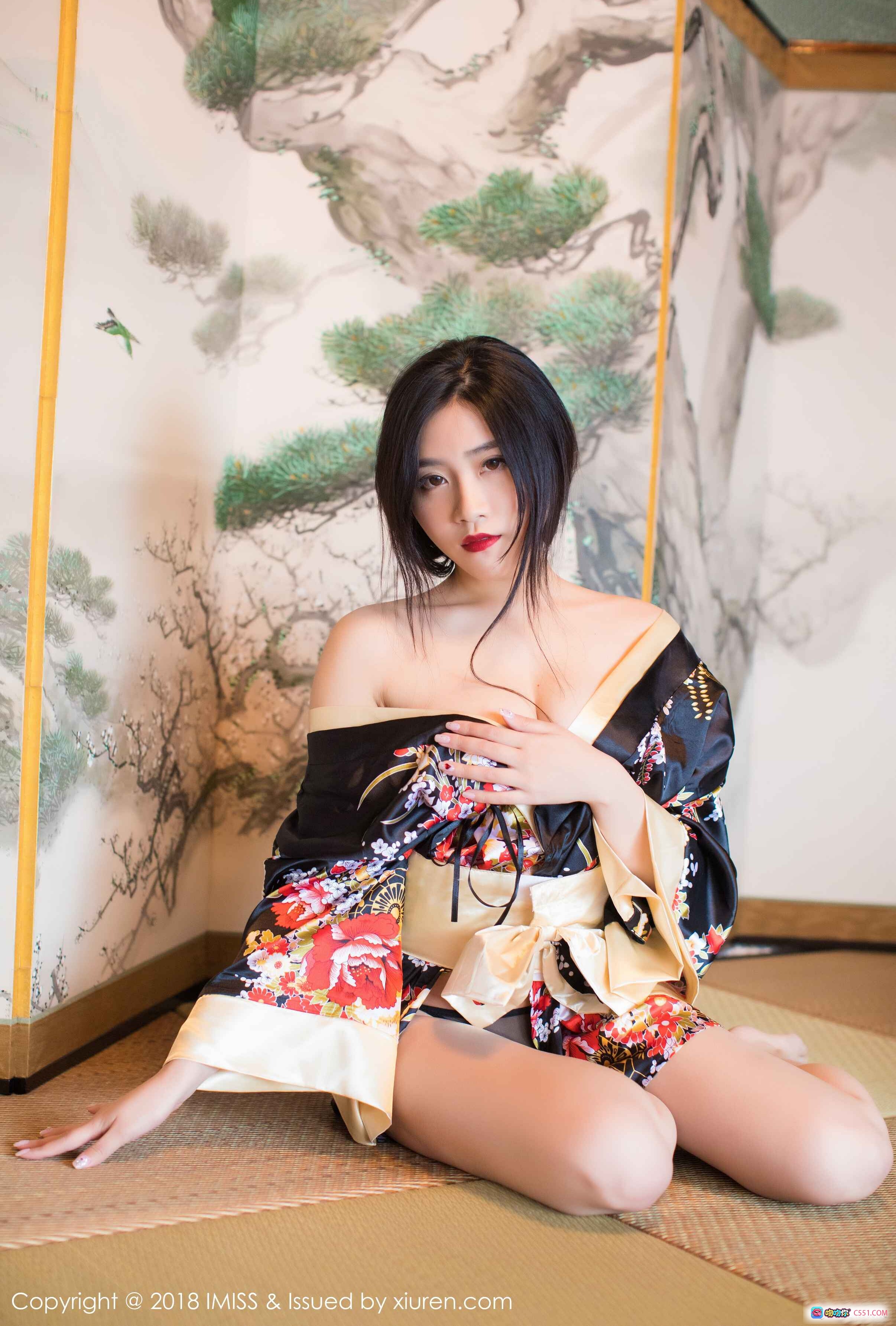 图片[2] - 许诺Sabrina雪地写真 | 黄色羽绒服+毛线帽+灰色雪靴 | 冬日街头清新少女风穿搭 - 就要吻