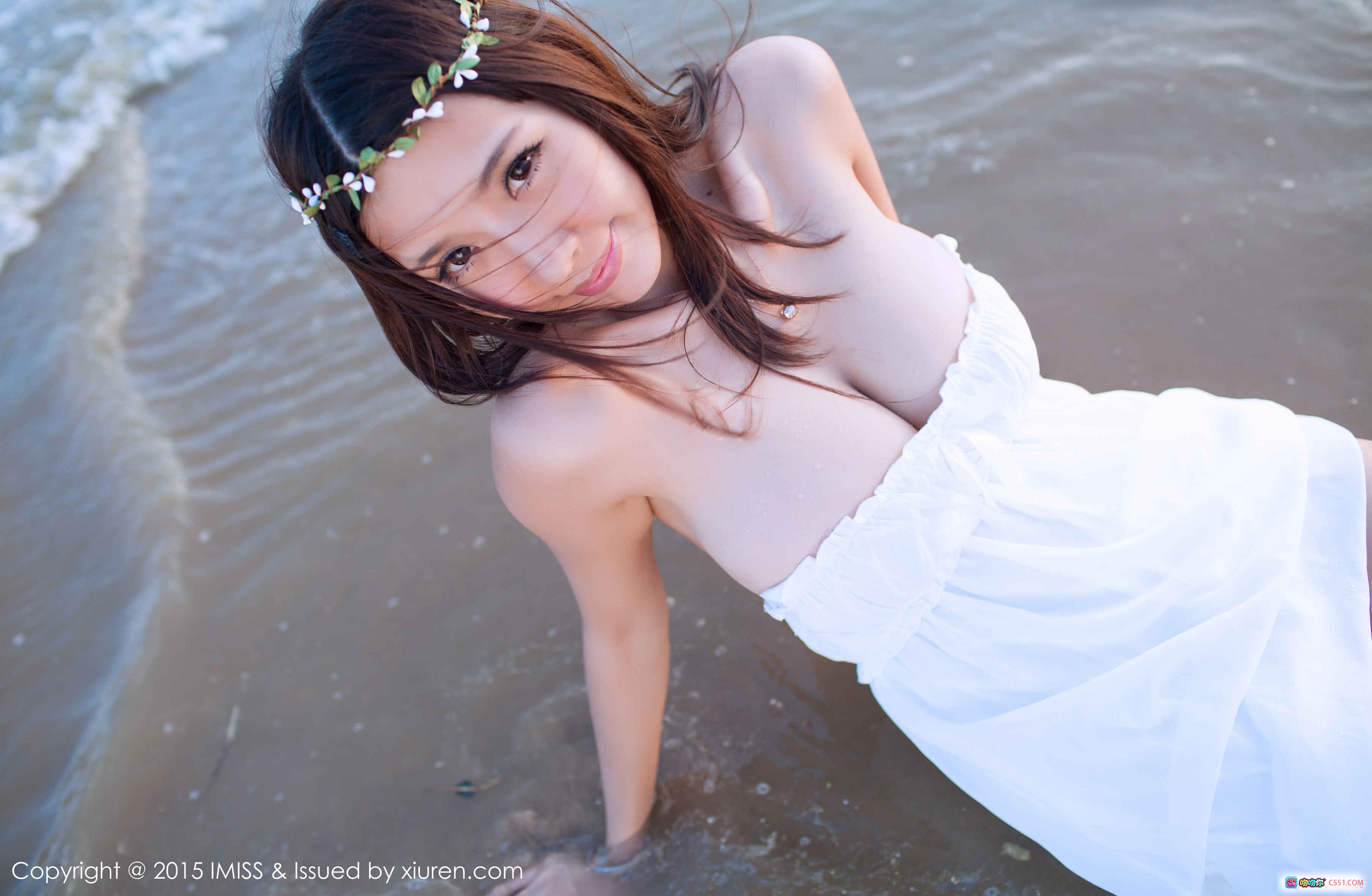 图片[2] - 晓茜Sunnya青色短袖白比基尼写真 | IMiss爱蜜社2015性感私房照 | 清新自然窗边美拍 - 就要吻