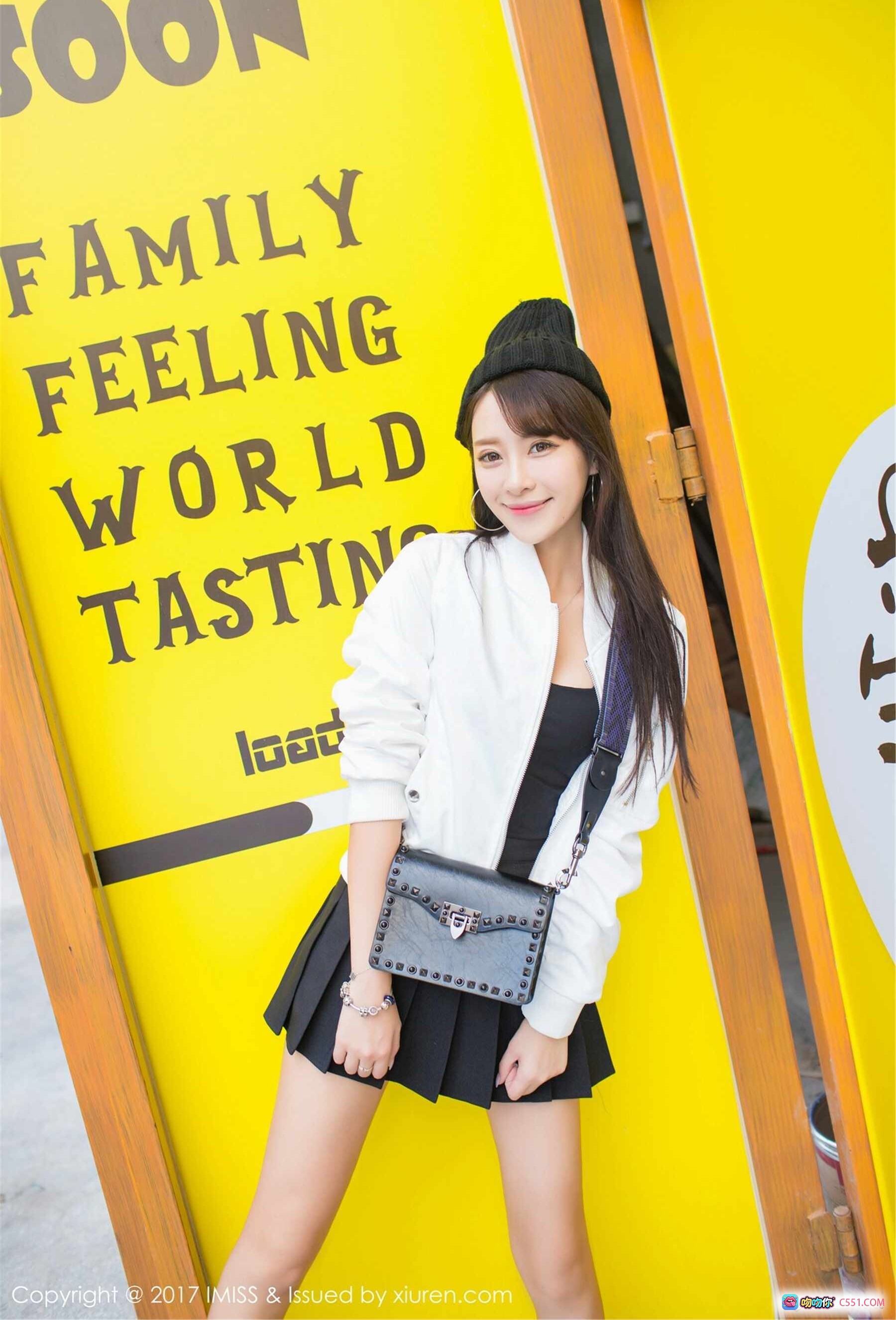 图片[8] - 王曼妮好Q写真 | IMiss爱蜜社2017年4月25日VOL.163 | 粉色短裤少女风户外咖啡厅拍摄 | 清新自然甜美笑容 - 就要吻