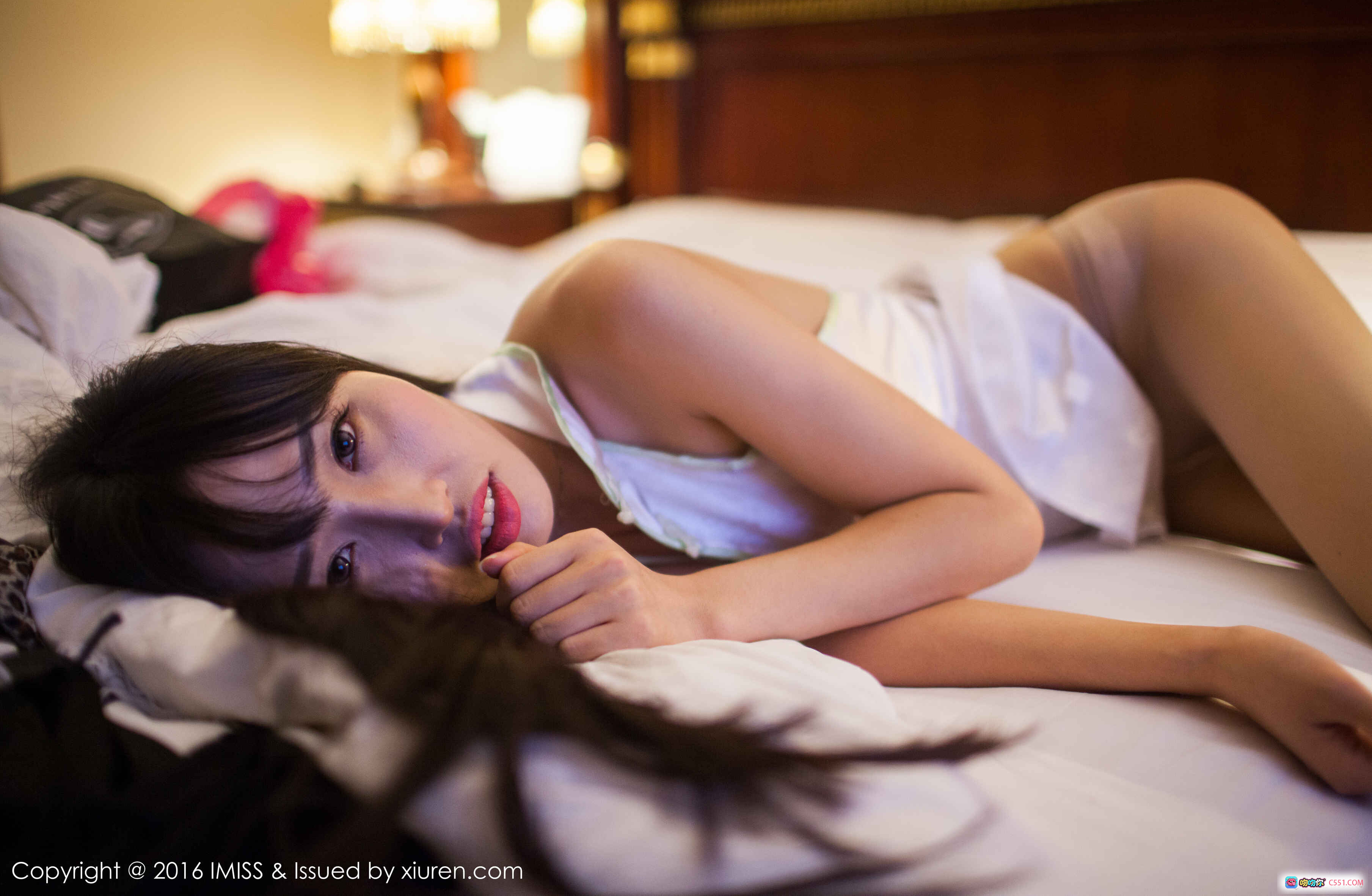 图片[5] - 石心琪旗袍写真 | IMiss爱蜜社VOL.122 | 优雅长发美女 | 白色高跟丝袜 | 复古镜台背景 | 2016年高清摄影 - 就要吻