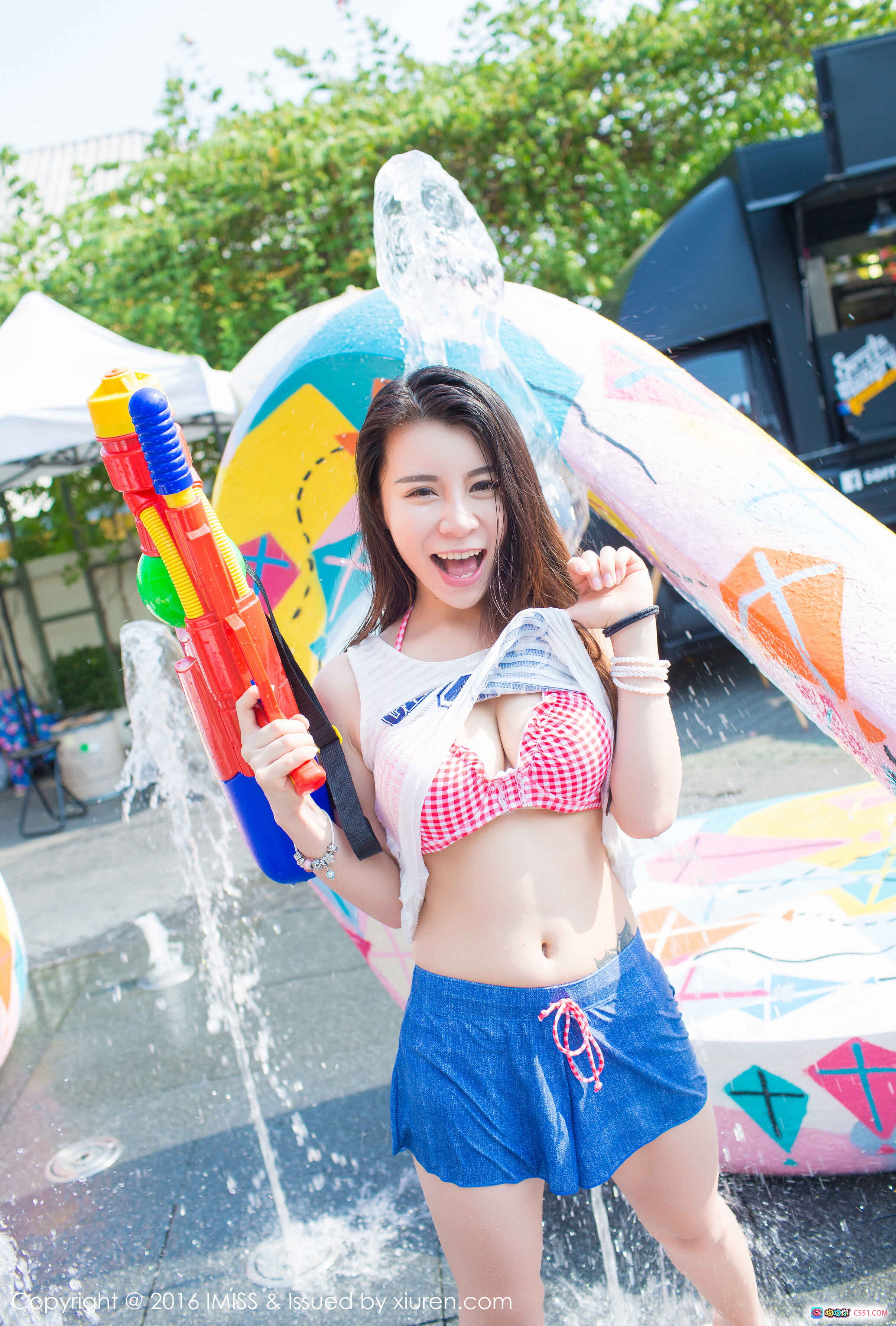 图片[10] - IMiss爱蜜社2016.09.08 VOL.126 vetiver嘉宝贝儿泰国大皇宫街拍写真 穿搭清新少女风 蓝色短裙加州86上衣 旅游景点实拍 高清美图 - 就要吻