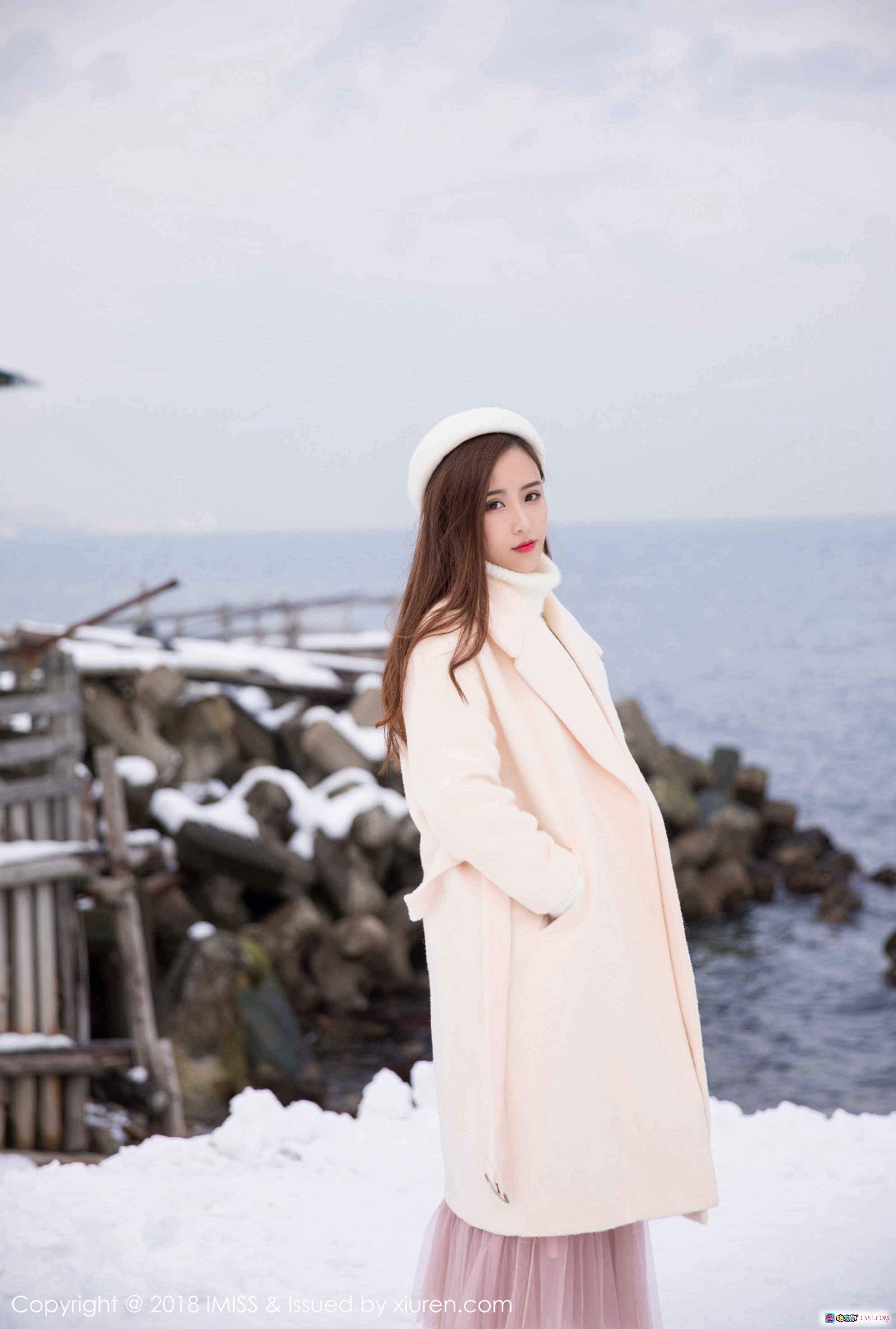 图片[8] - 雪景铁道旁少女写真 | 粉裙白帽冬日街拍 | 日系清新雪地人像 | IMiss爱蜜社2018 VOL.253猫宝 - 就要吻