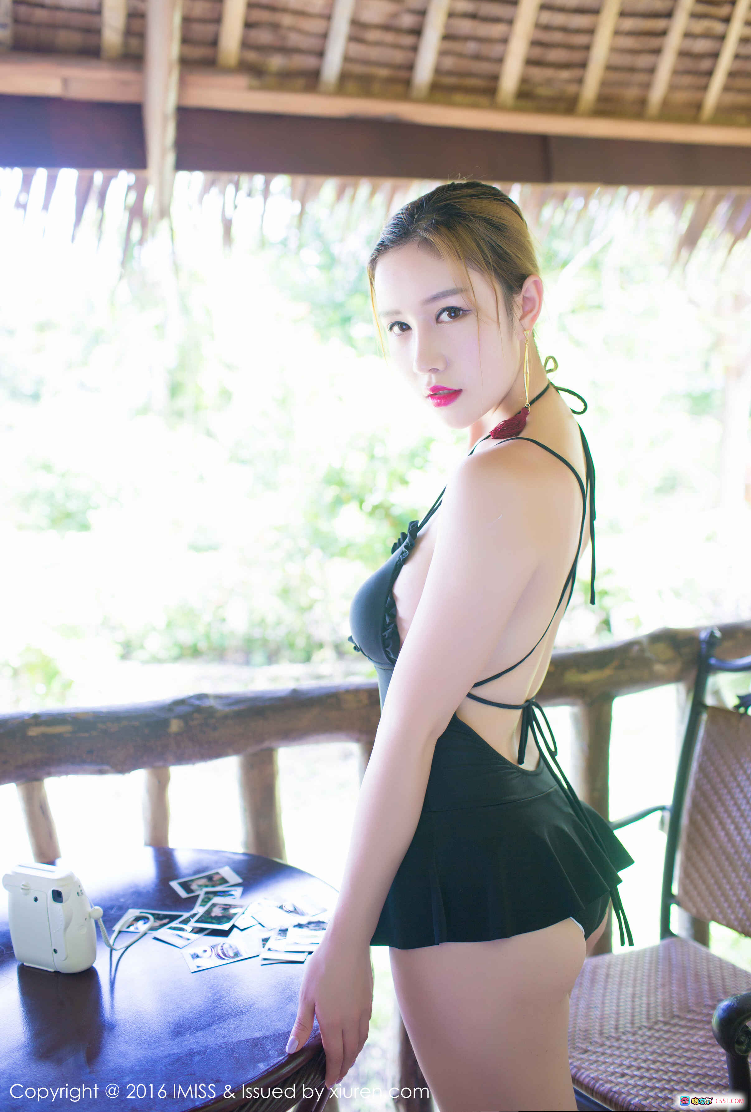 图片[5] - IMiss爱蜜社2016.01.19 VOL.061 于姬Una 黑色泳衣热带花园写真 儿童迷你公园树下摆拍 绿植环绕自然风美人照 - 就要吻