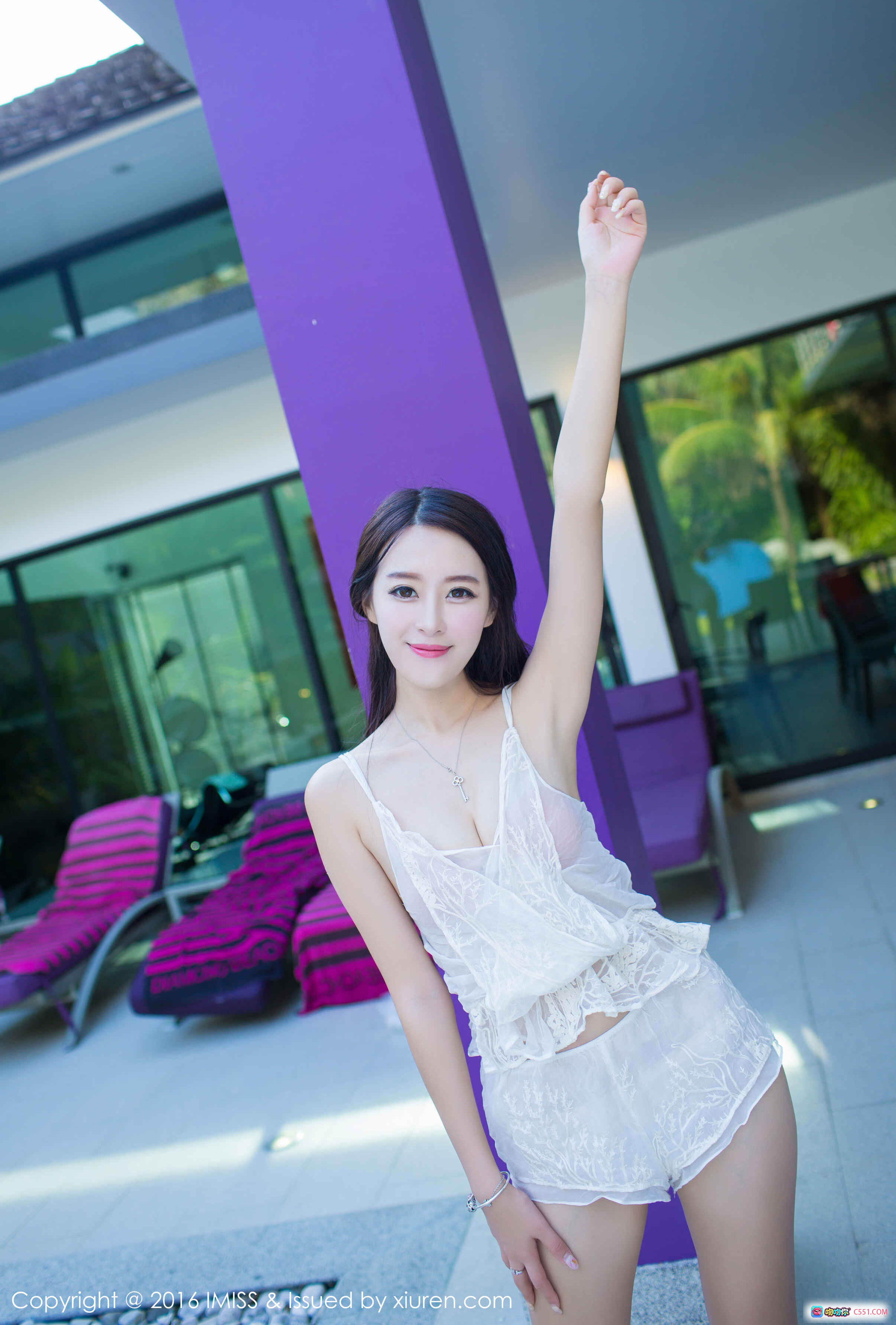 图片[2] - 王曼妮泳池独角兽浮床写真 | 白色比基尼少女 | 热带花园度假风 | IMiss爱蜜社2016精选美图 - 就要吻